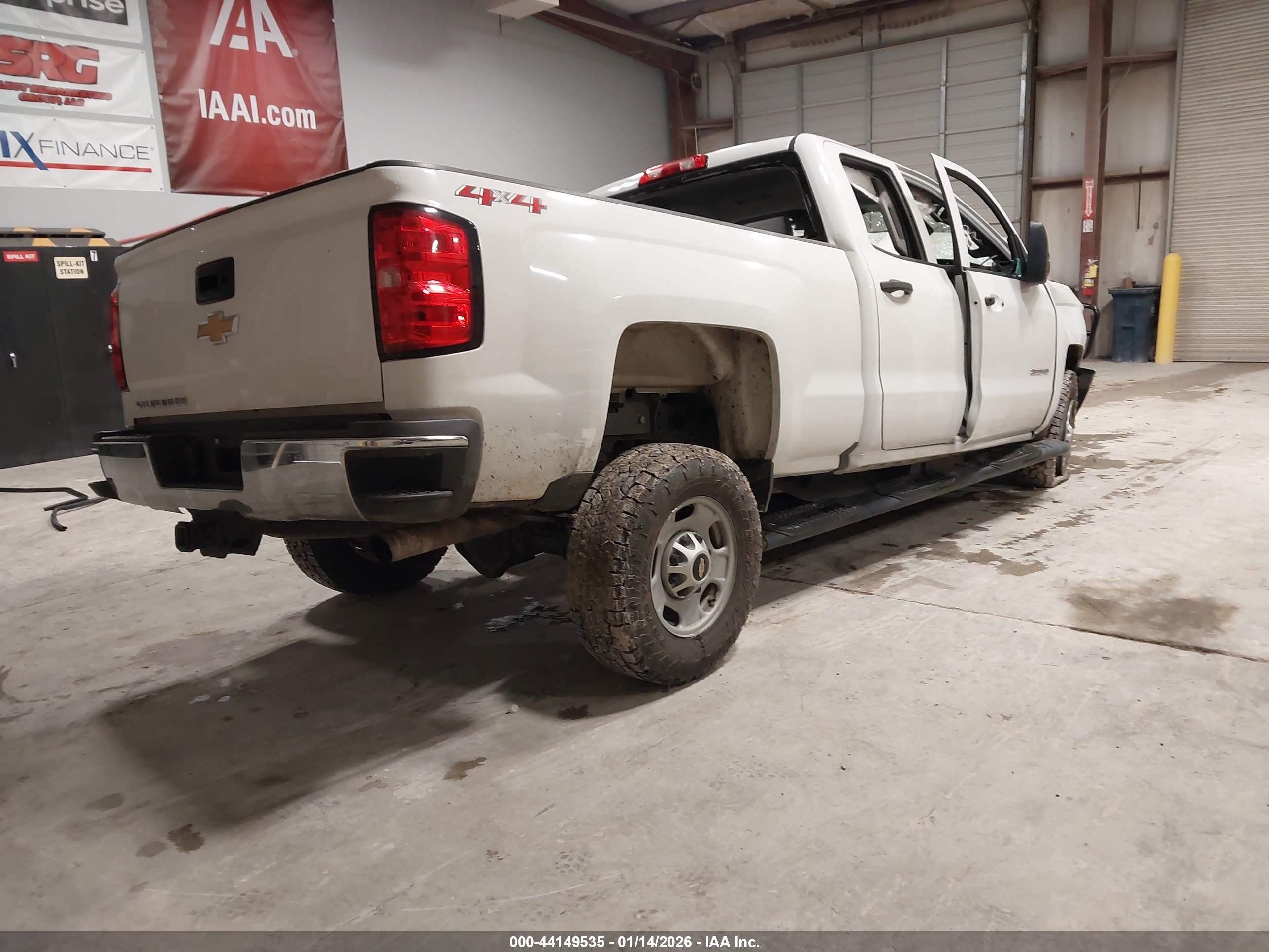 CHEVROLET SILVERADO image 4