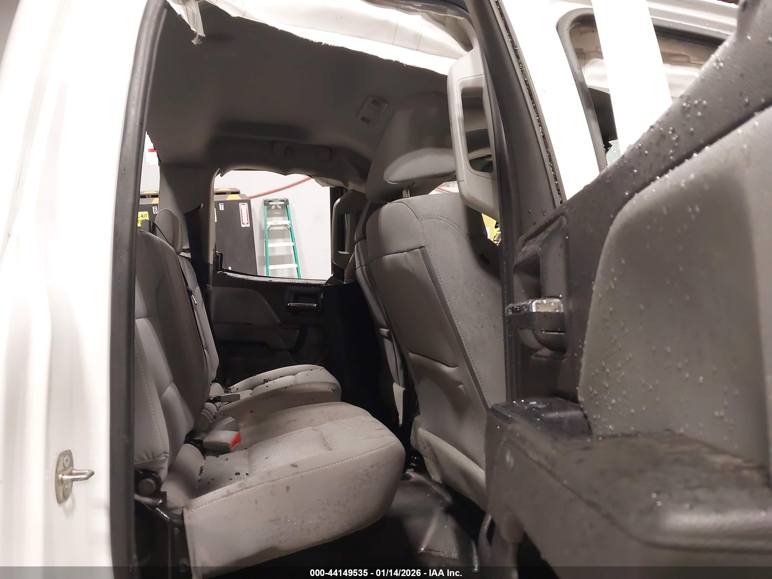 CHEVROLET SILVERADO image 8