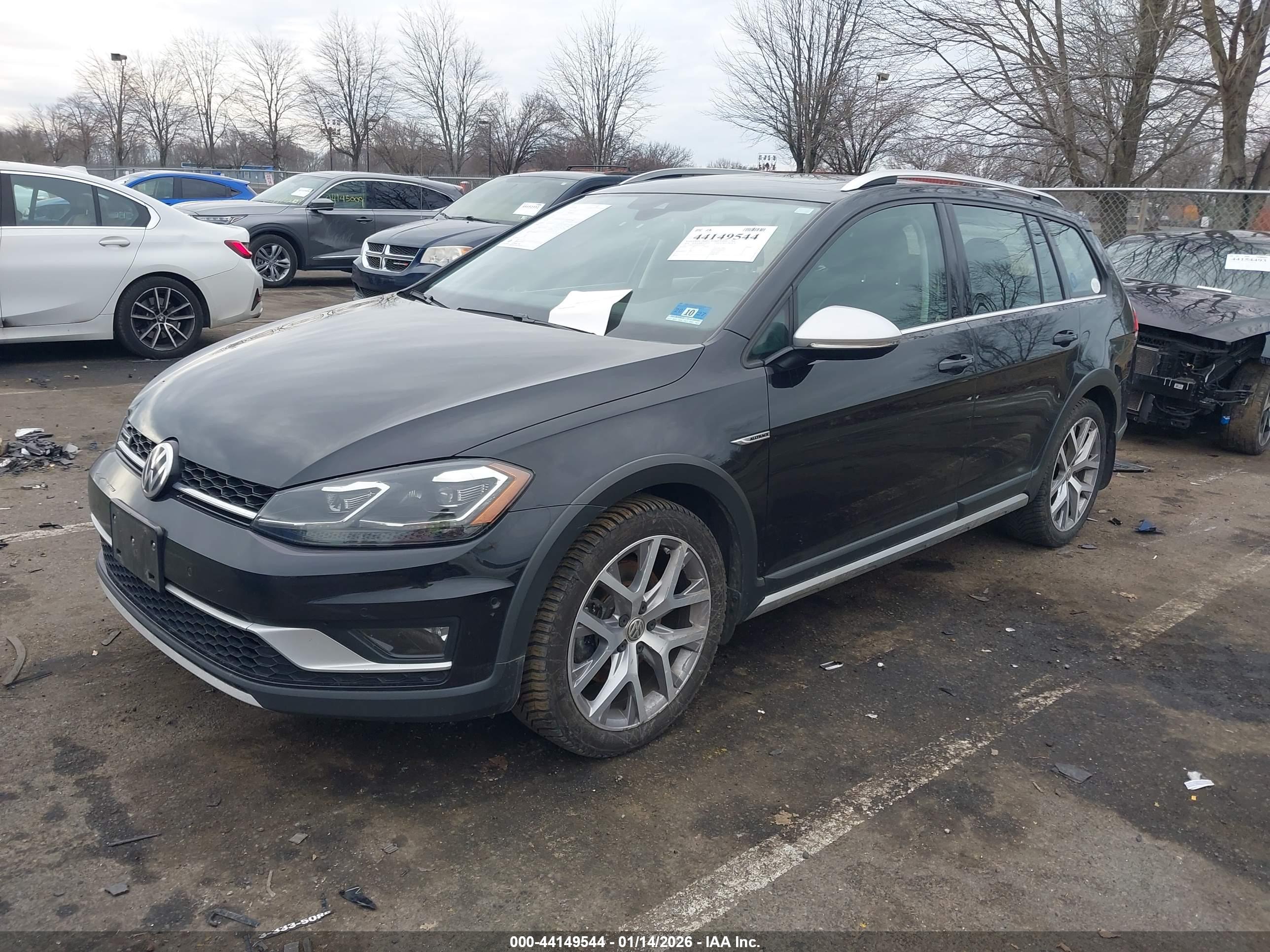 VOLKSWAGEN GOLF image 2