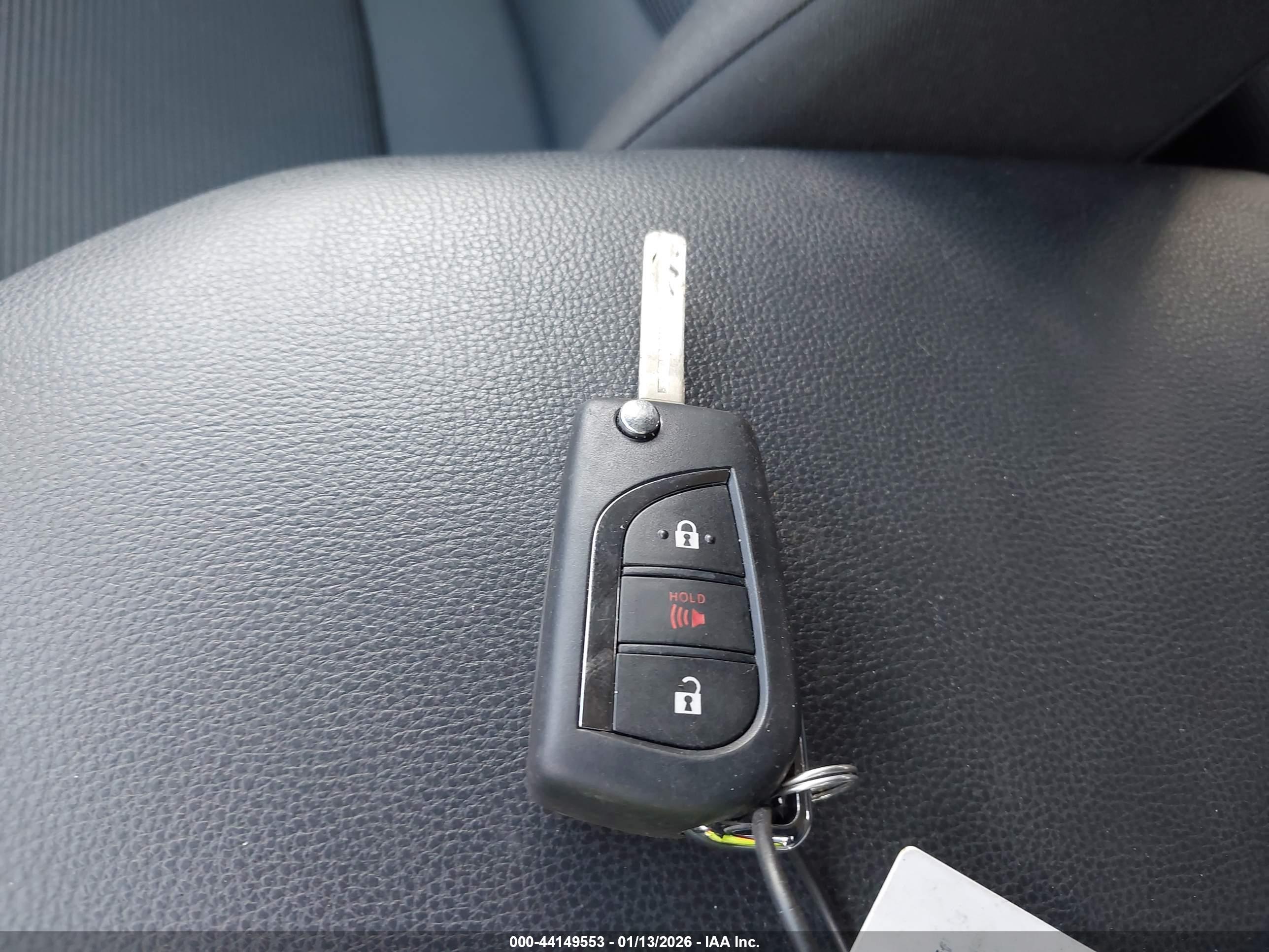TOYOTA RAV4 image 11