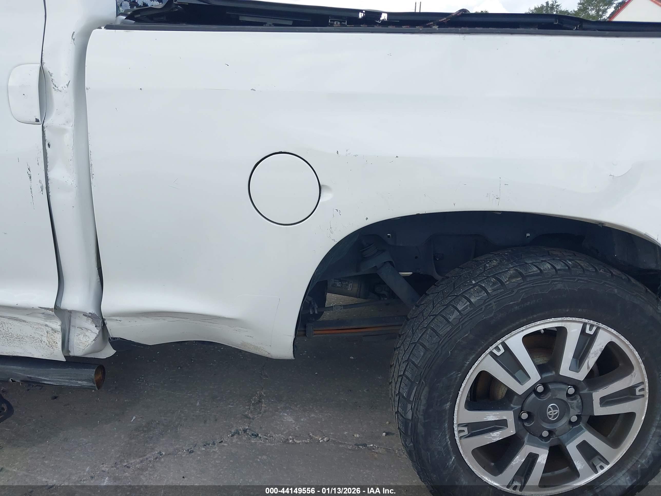 TOYOTA TUNDRA image 6