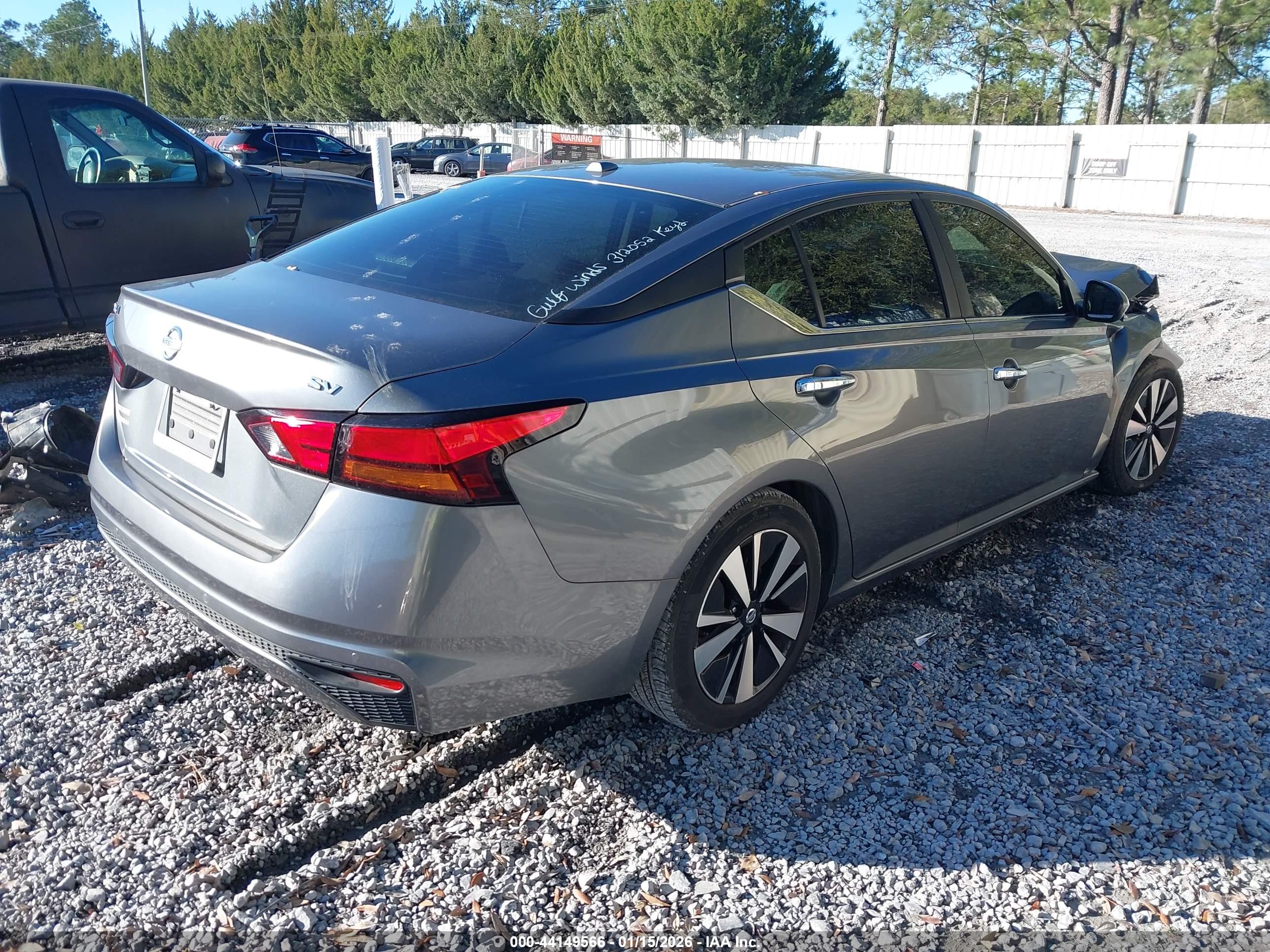 NISSAN ALTIMA image 4