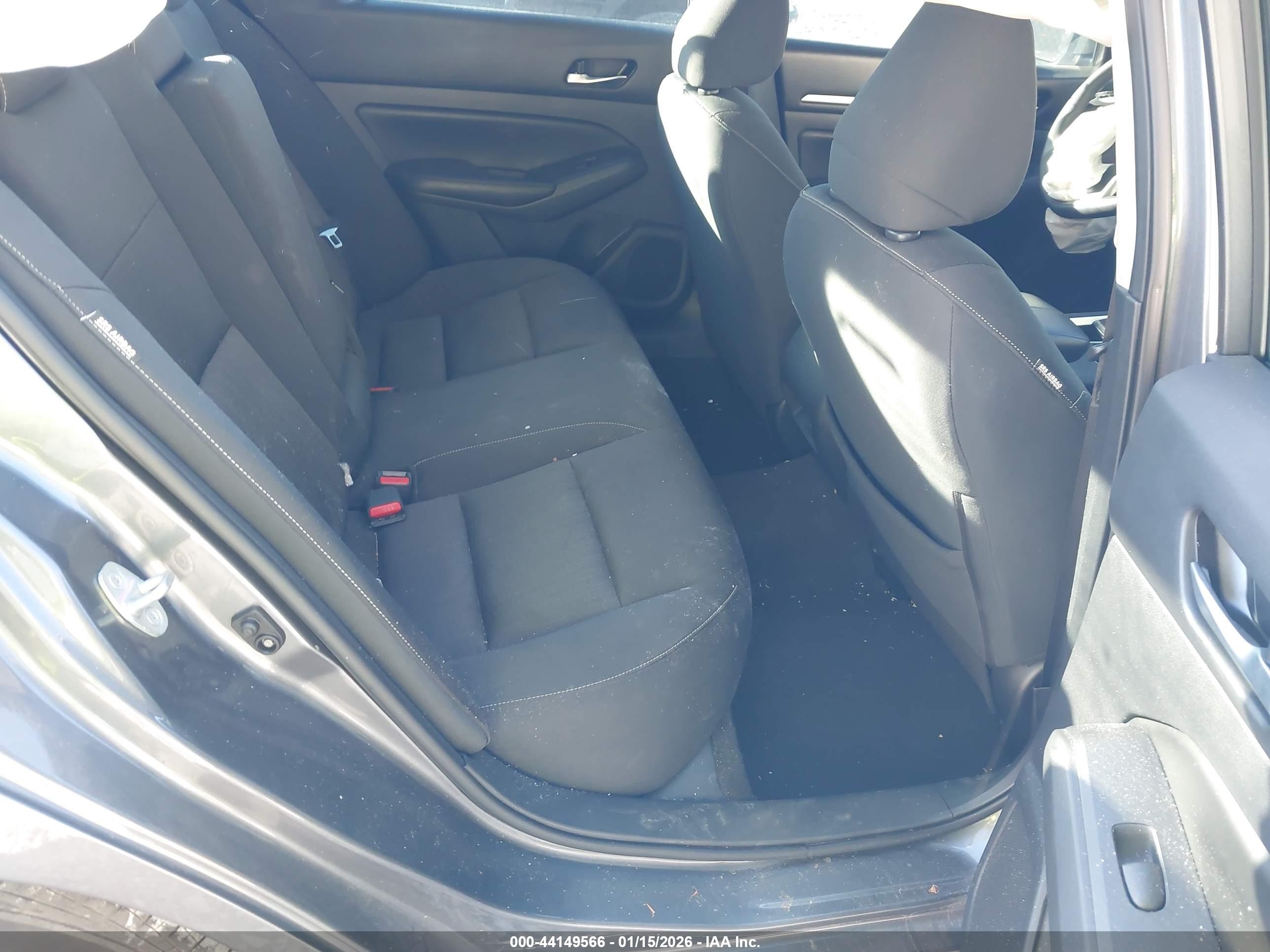 NISSAN ALTIMA image 8