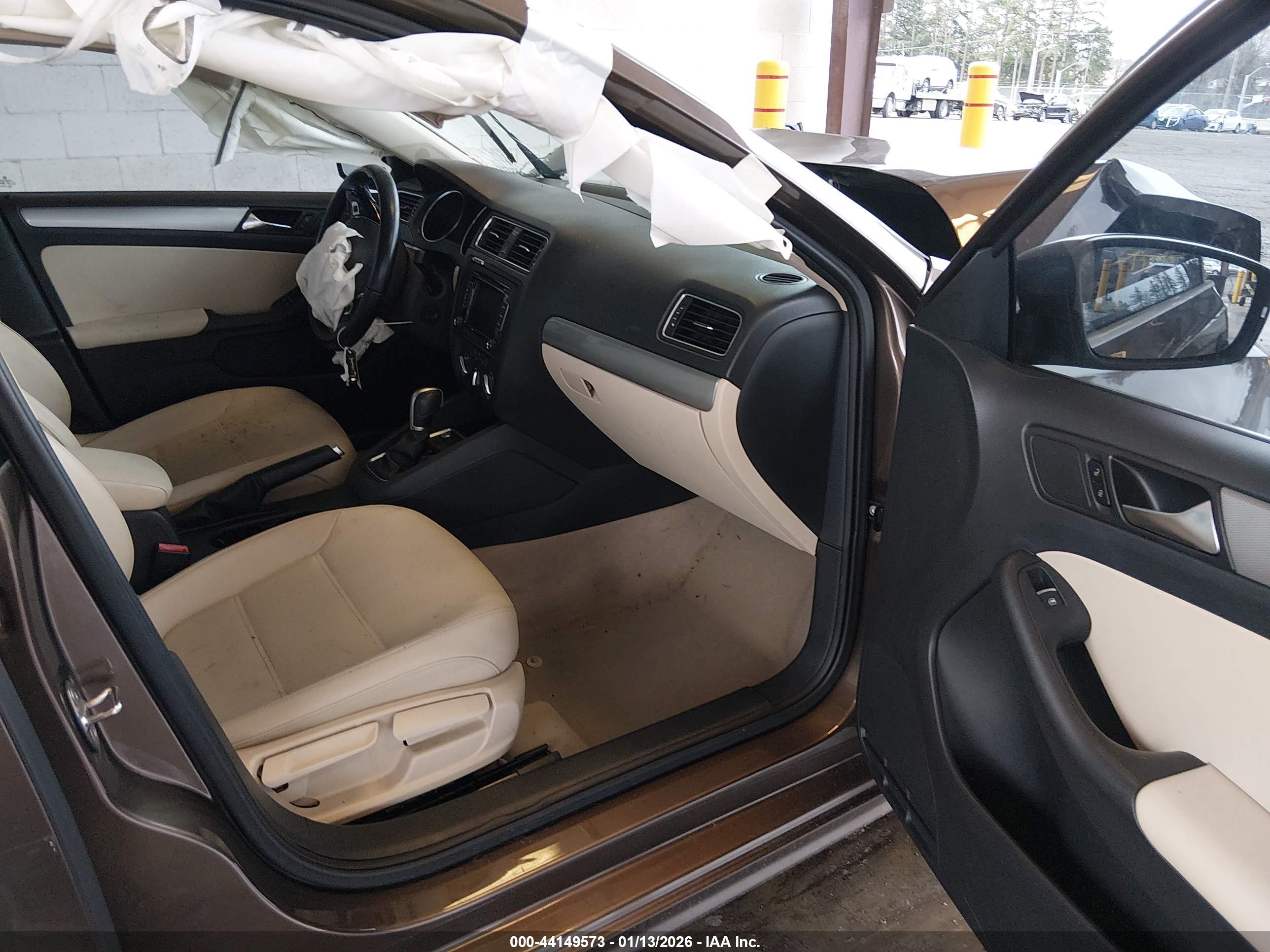 VOLKSWAGEN JETTA image 5