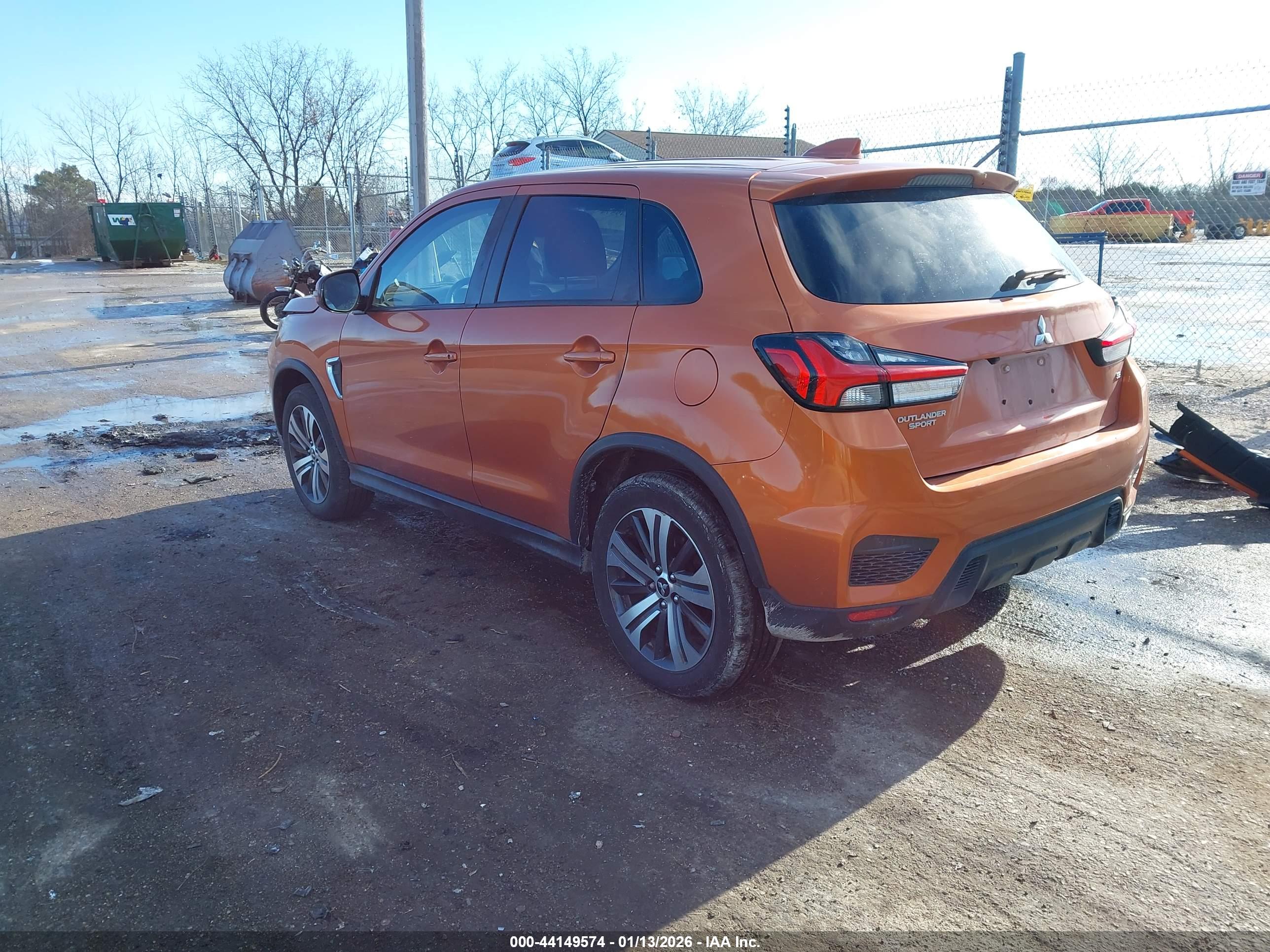 MITSUBISHI OUTLANDER image 3