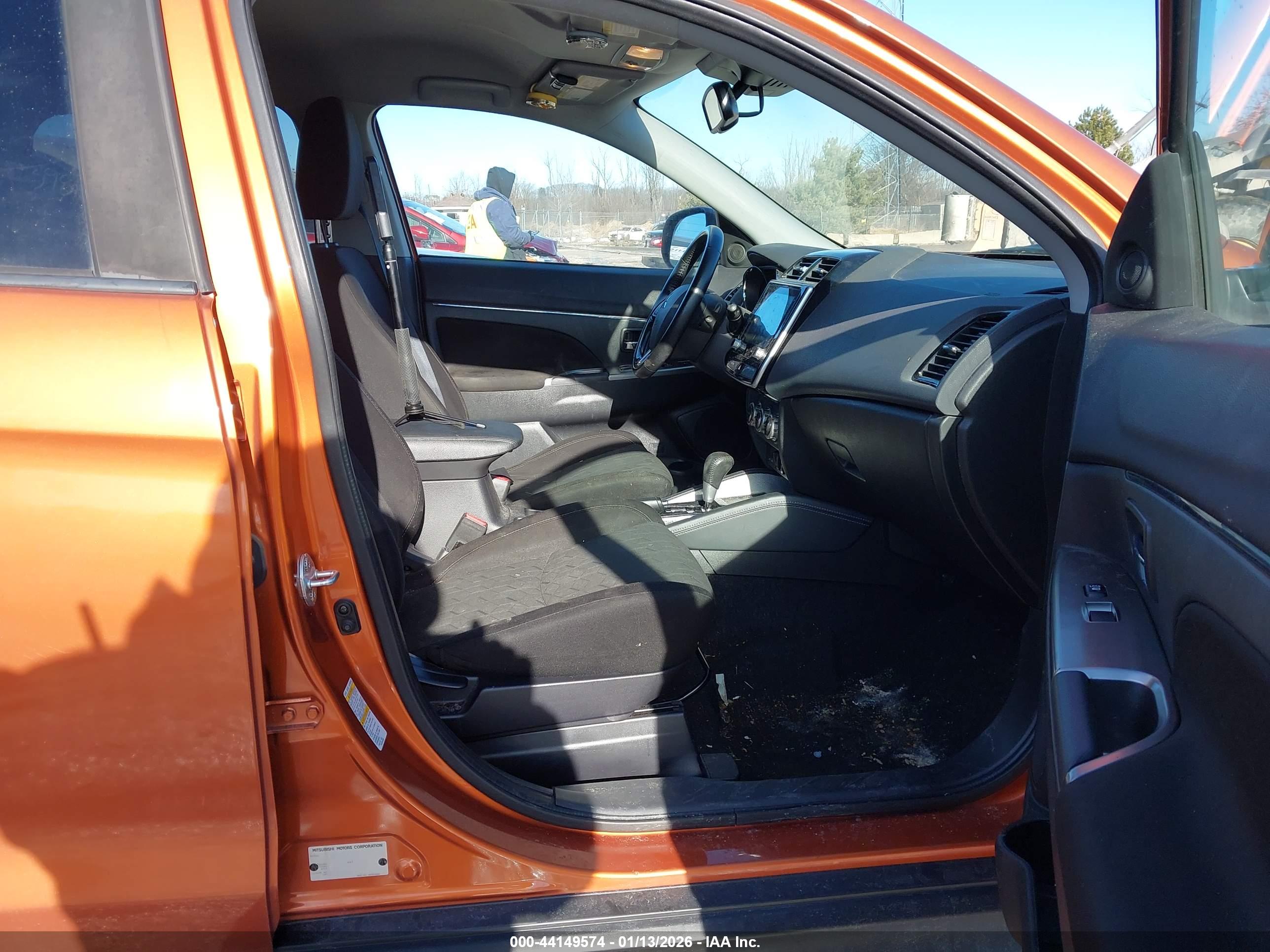 MITSUBISHI OUTLANDER image 5