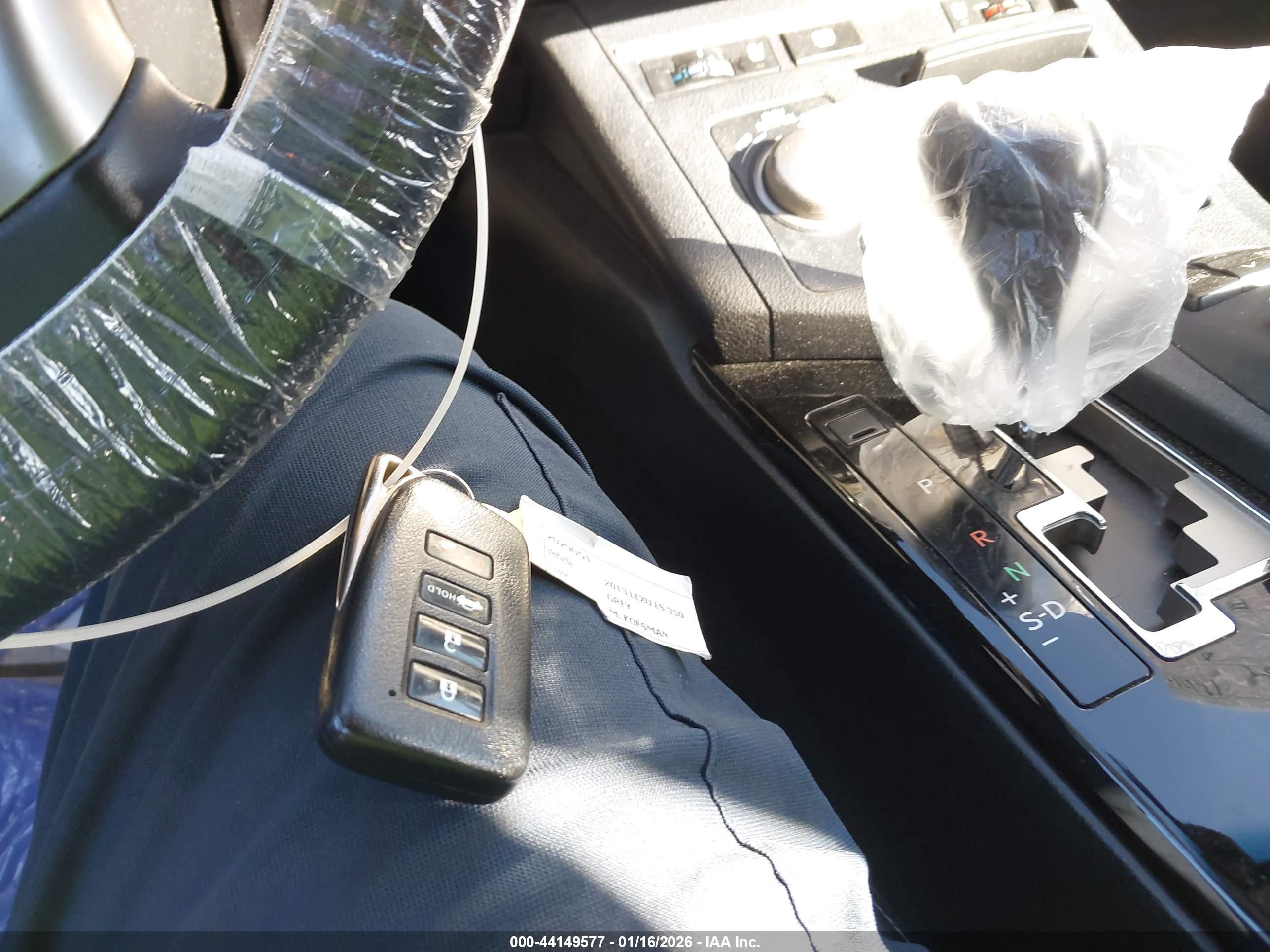 LEXUS ES image 11