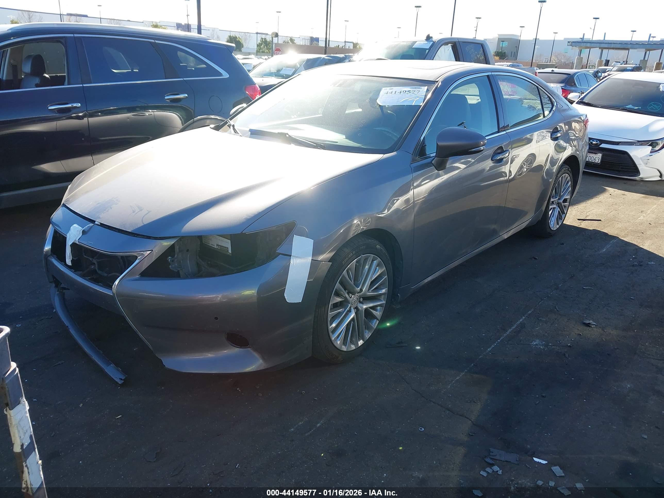 LEXUS ES image 2