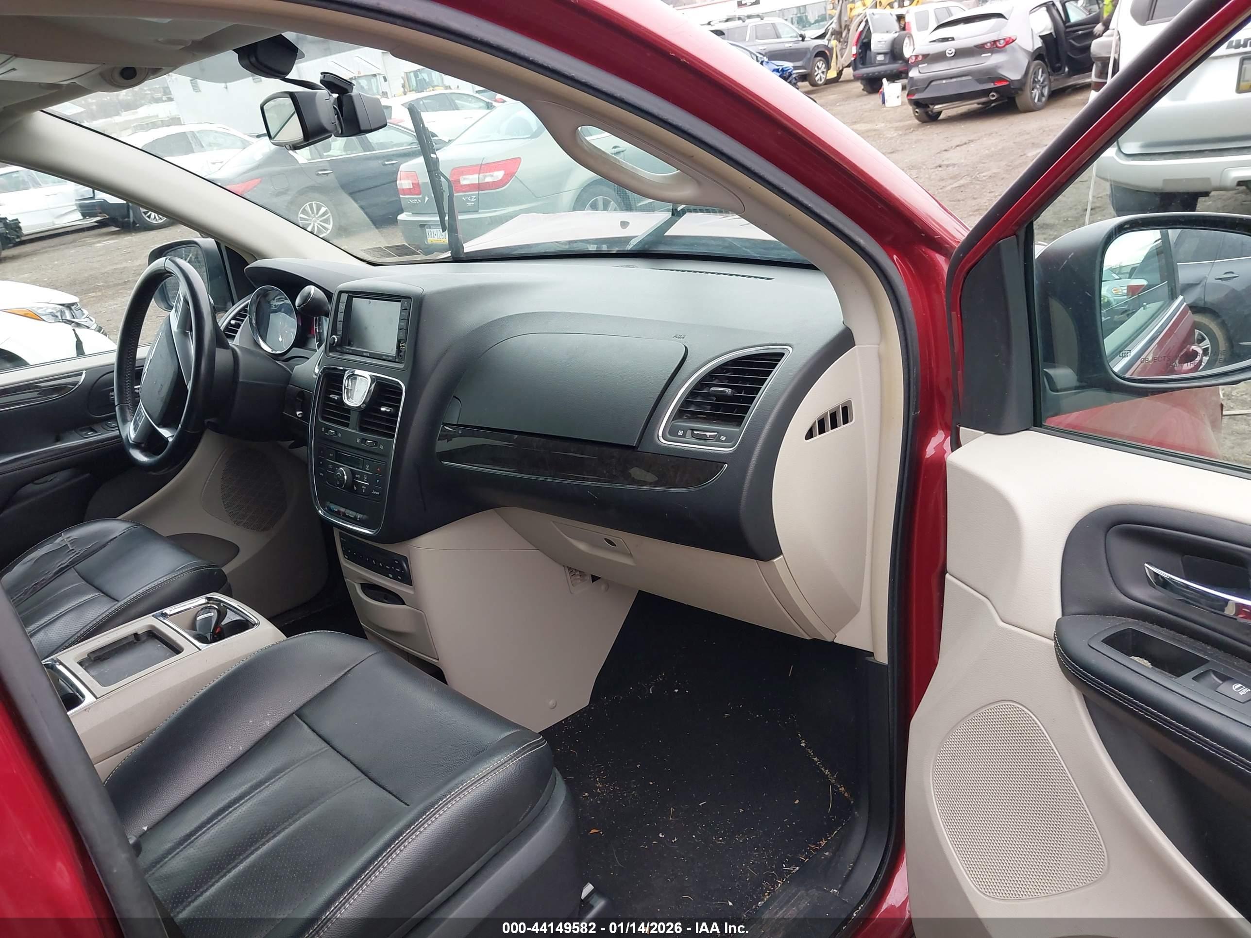 CHRYSLER TOWN image 5