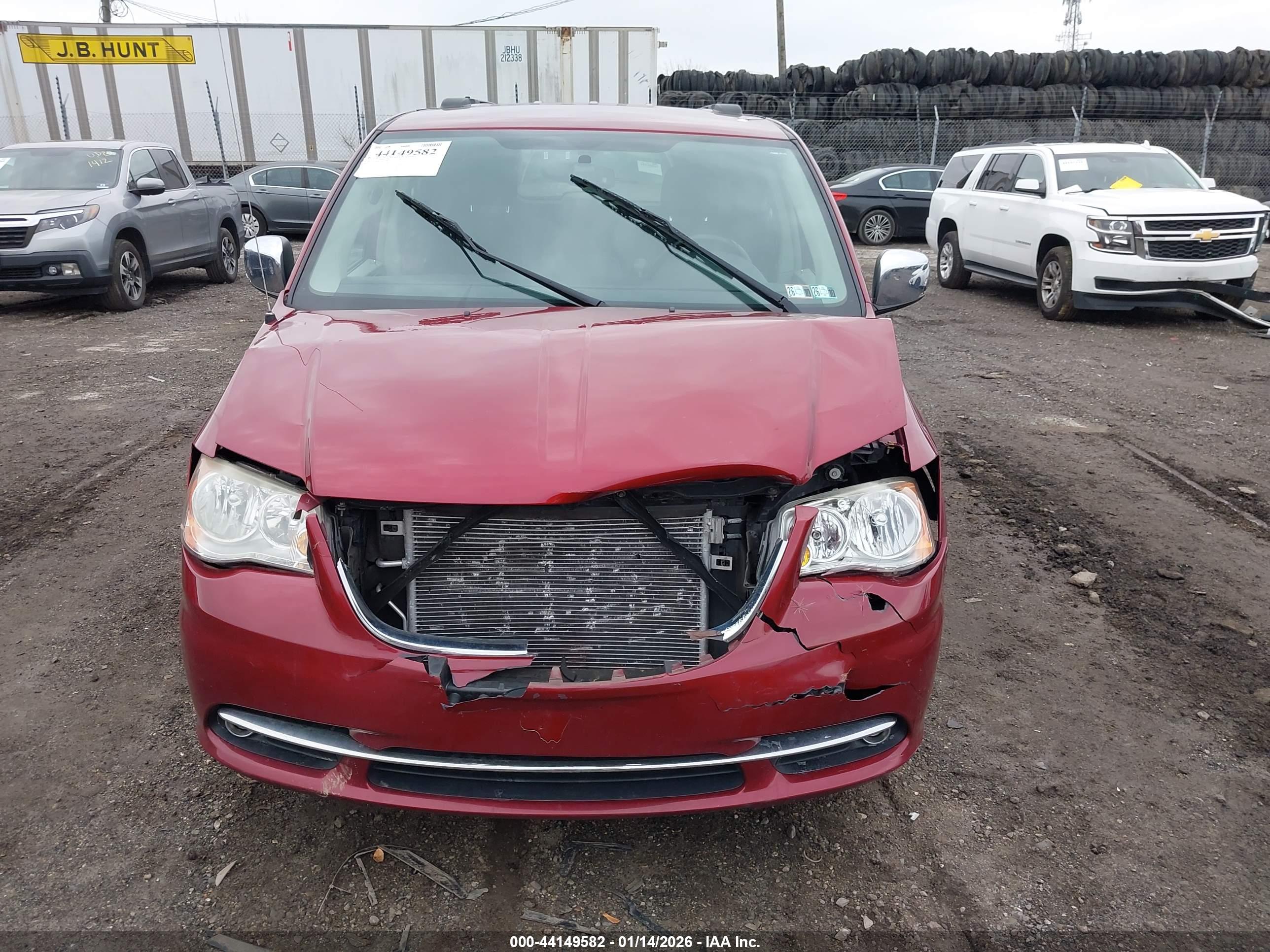 CHRYSLER TOWN image 6