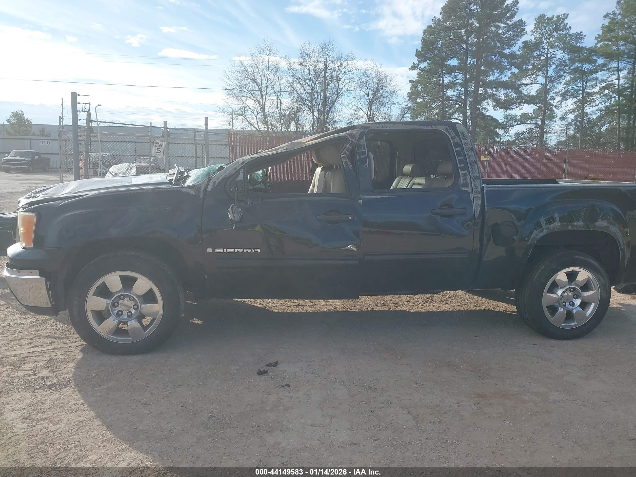 GMC SIERRA image 6