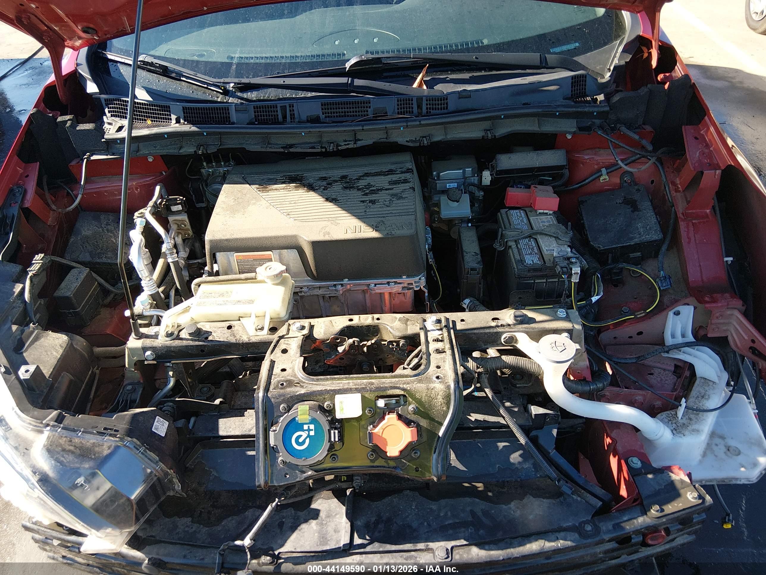 NISSAN LEAF image 10