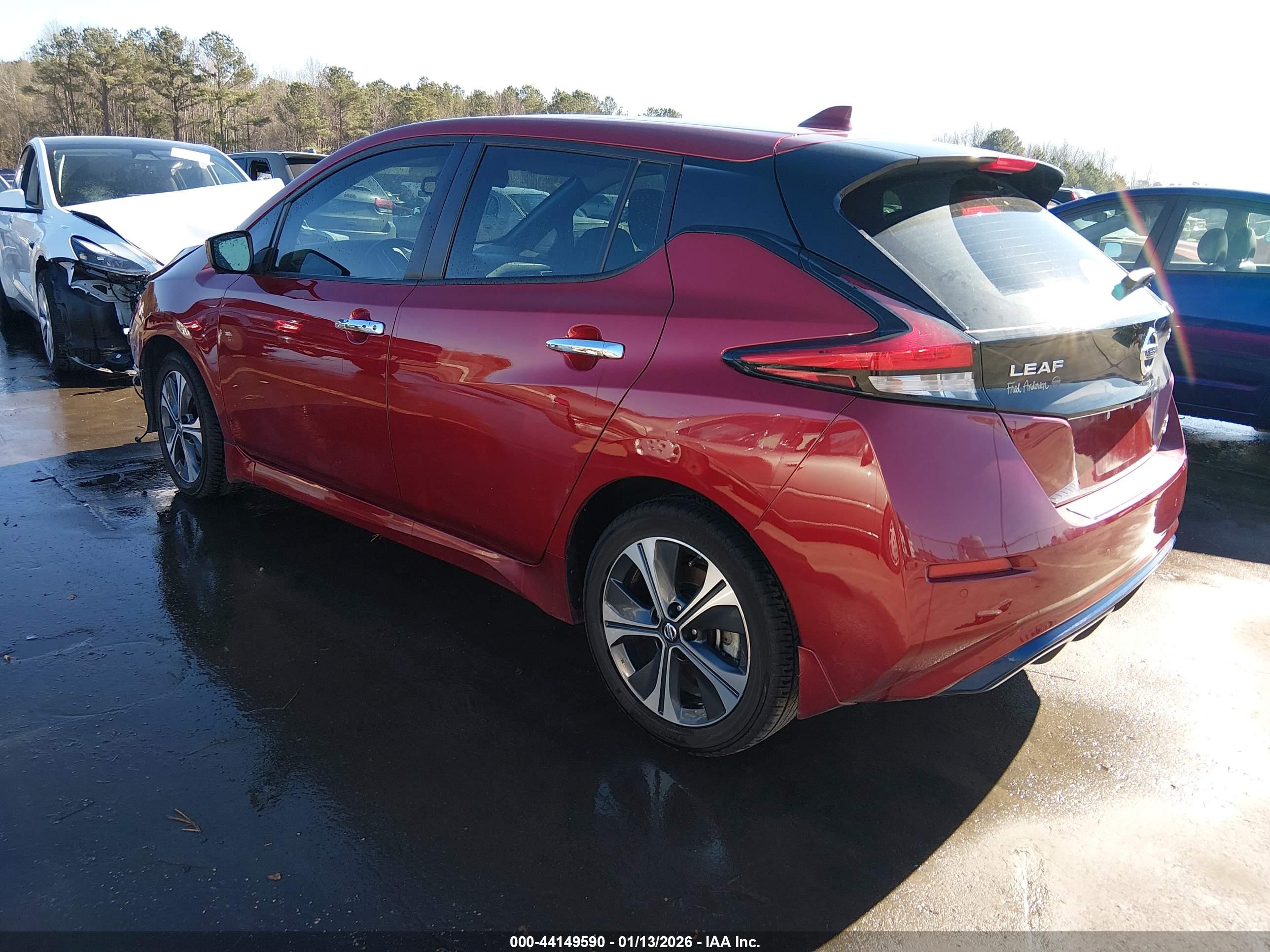 NISSAN LEAF image 3