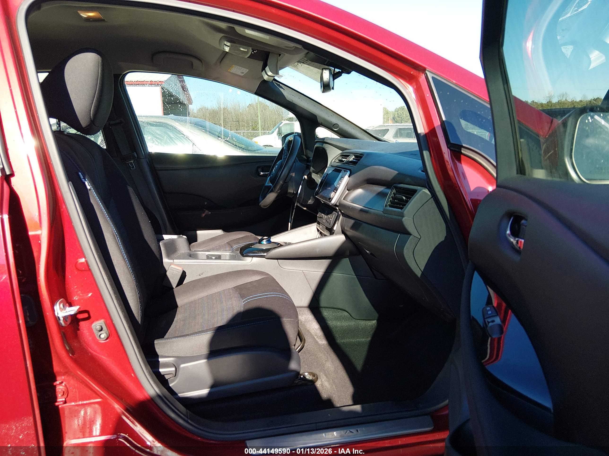 NISSAN LEAF image 5