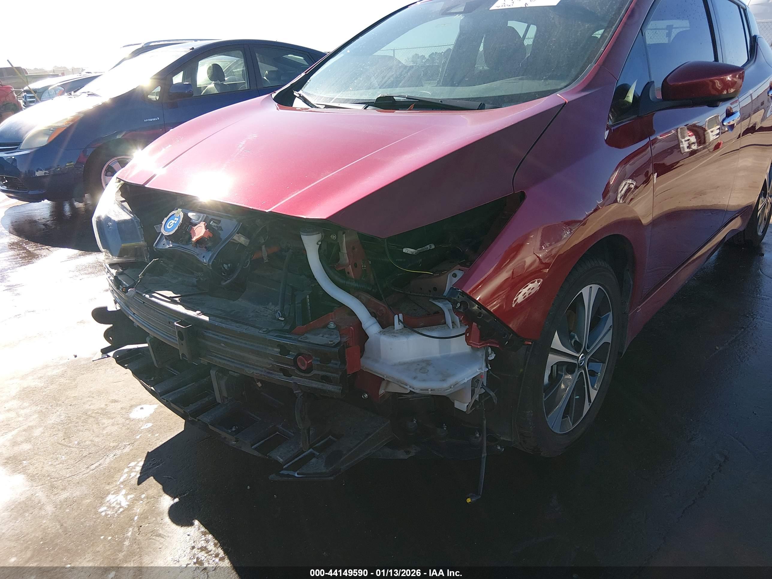 NISSAN LEAF image 6