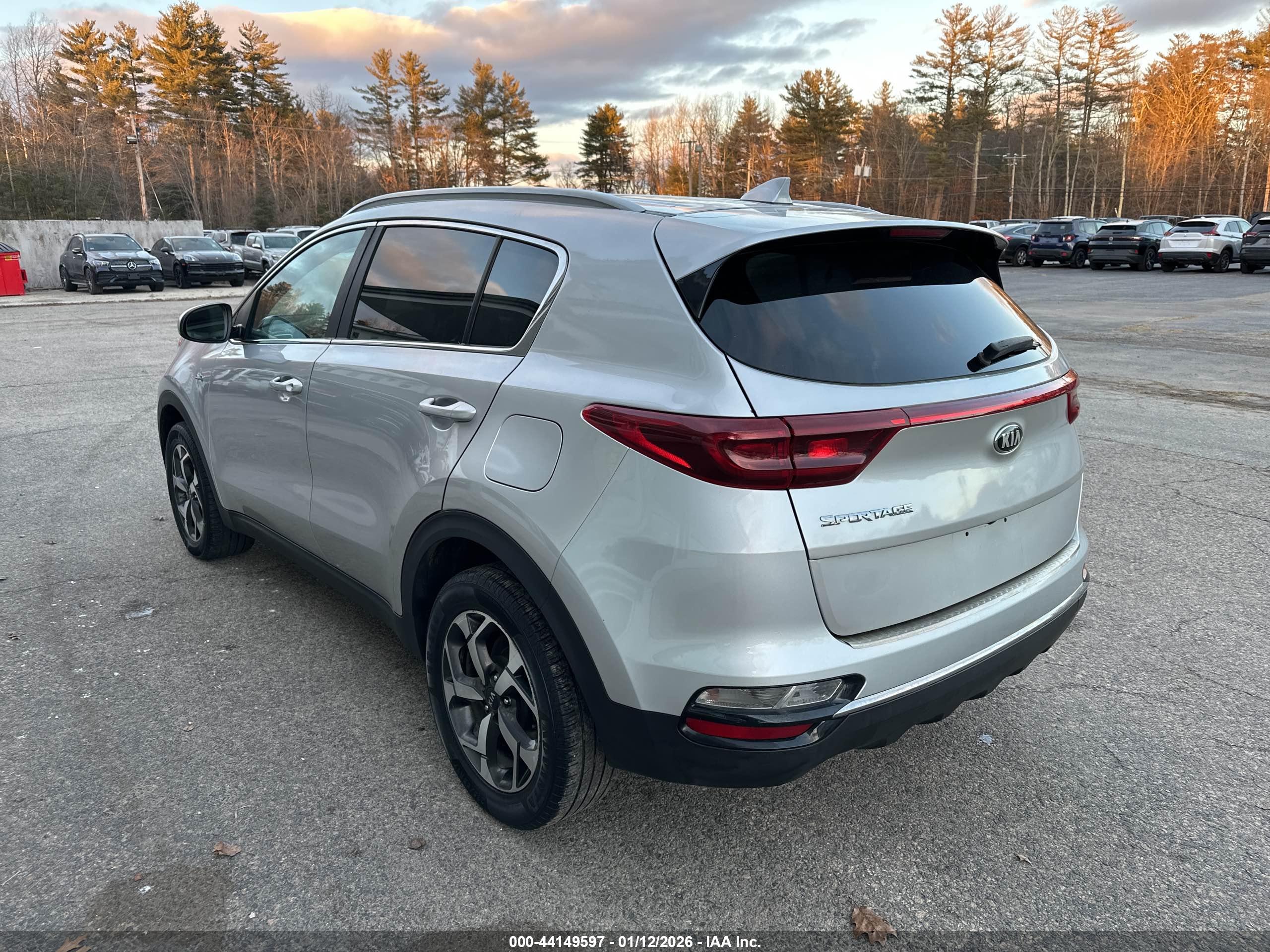 KIA SPORTAGE image 3