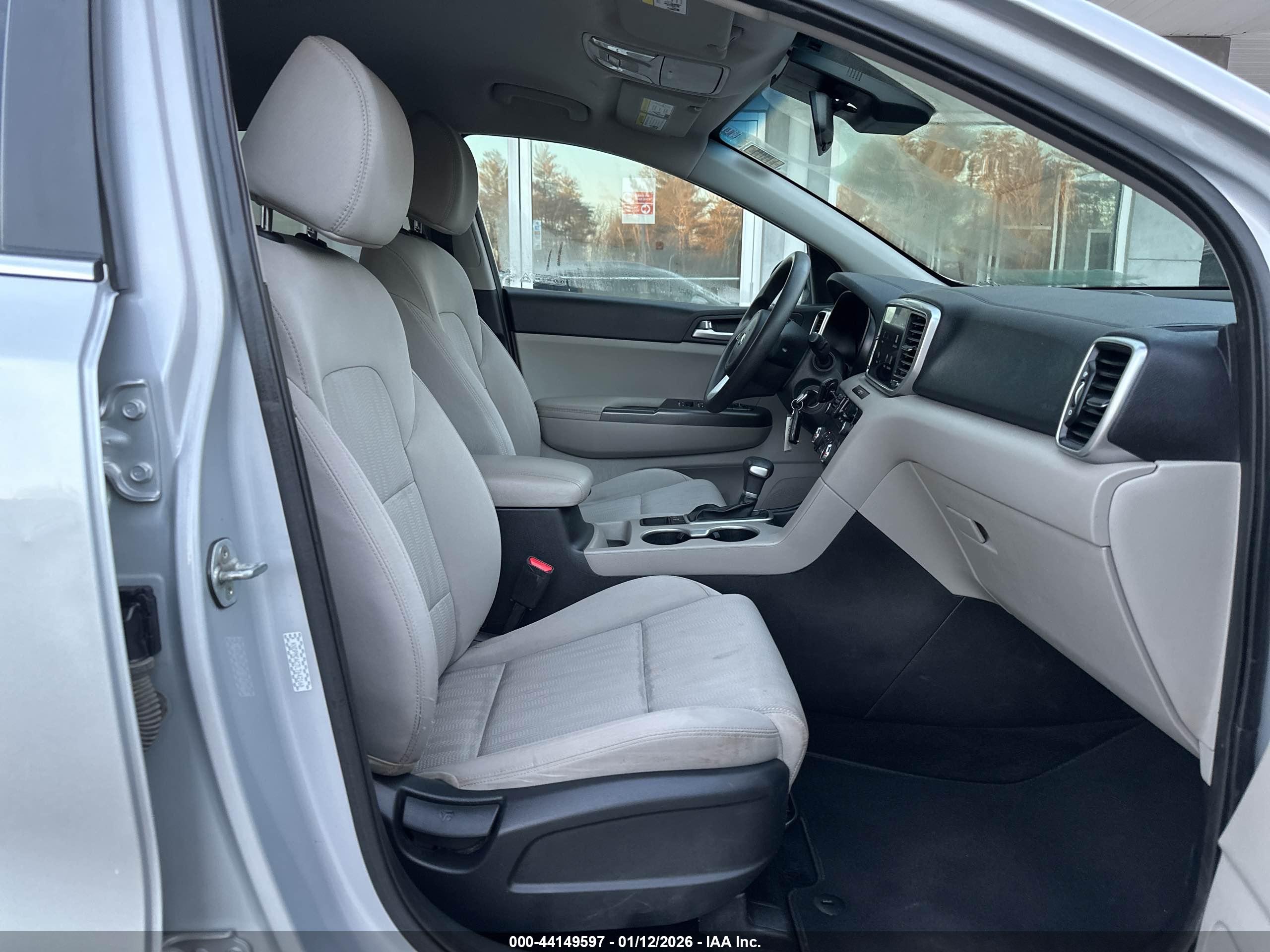 KIA SPORTAGE image 5