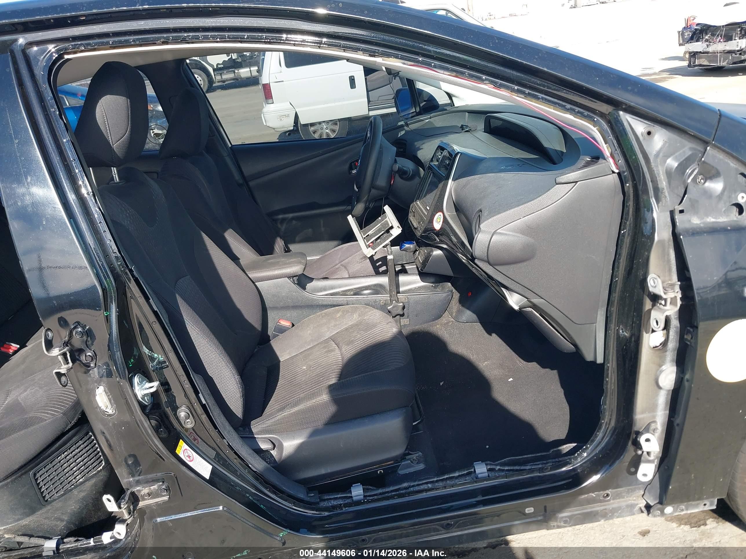 TOYOTA PRIUS image 5