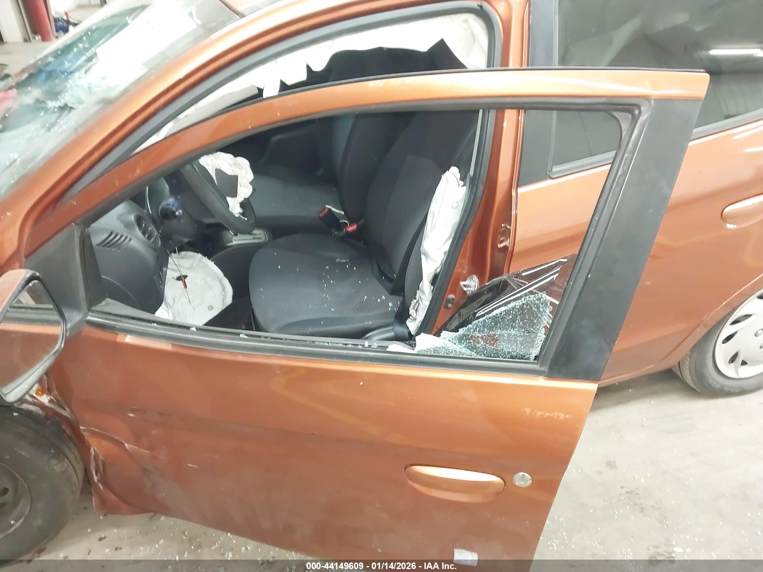 MITSUBISHI MIRAGE image 6