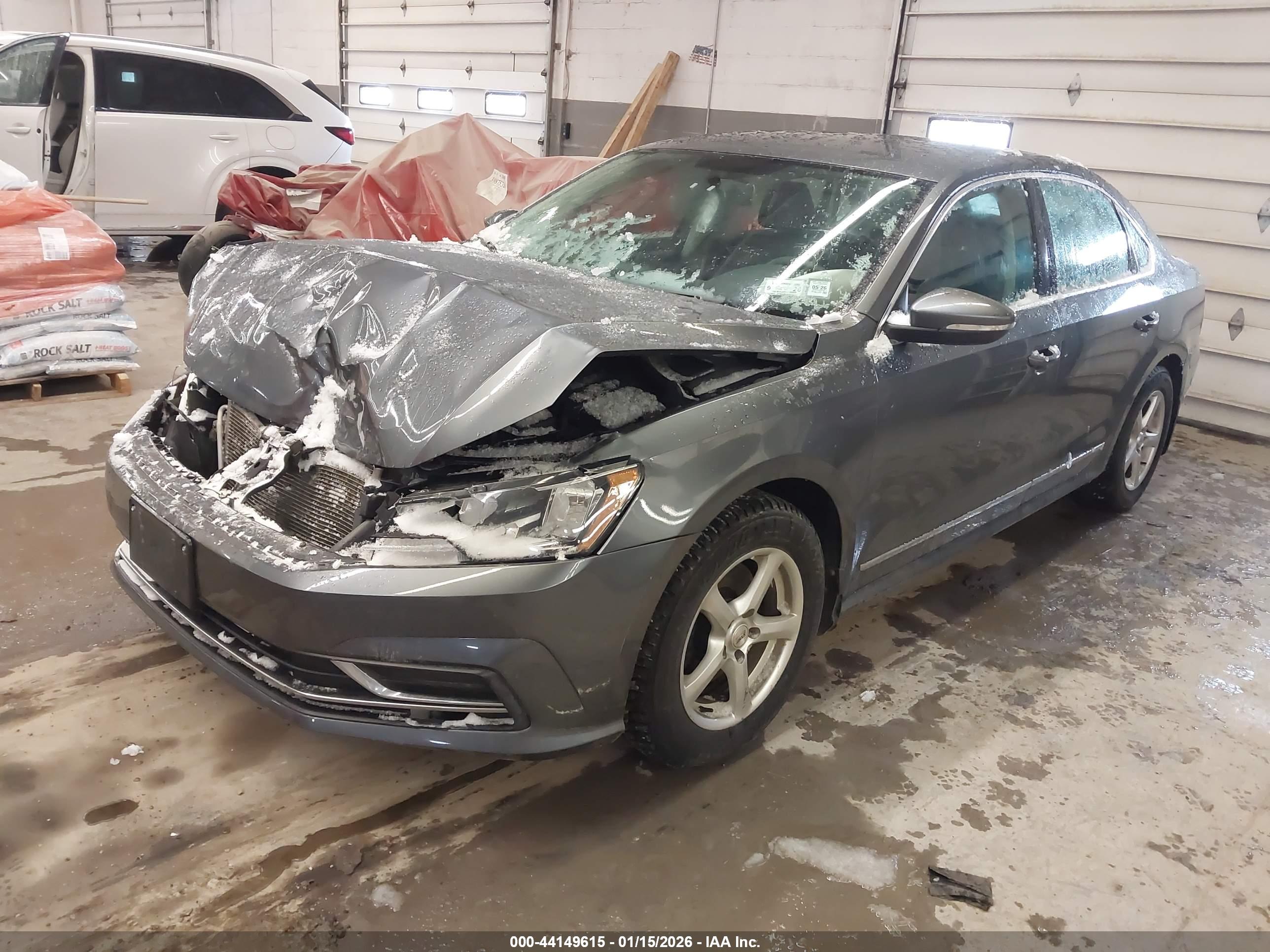 VOLKSWAGEN PASSAT image 2