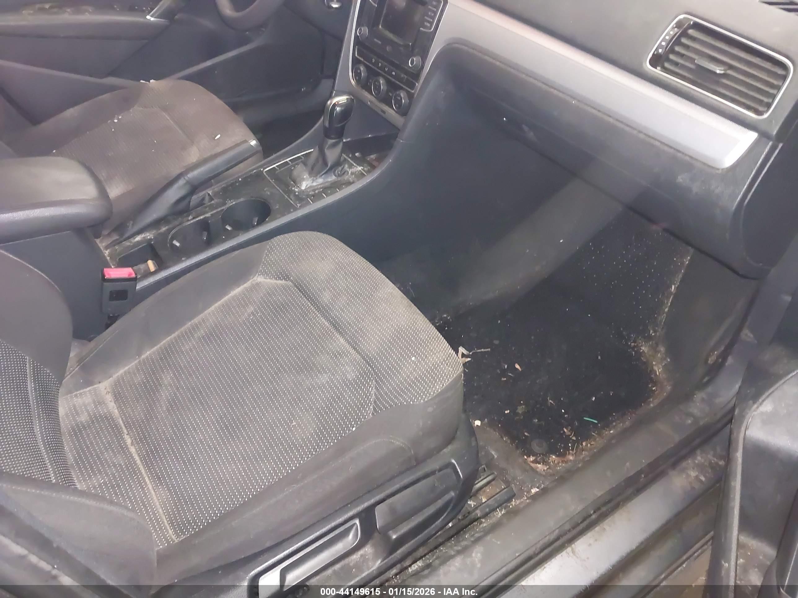 VOLKSWAGEN PASSAT image 5