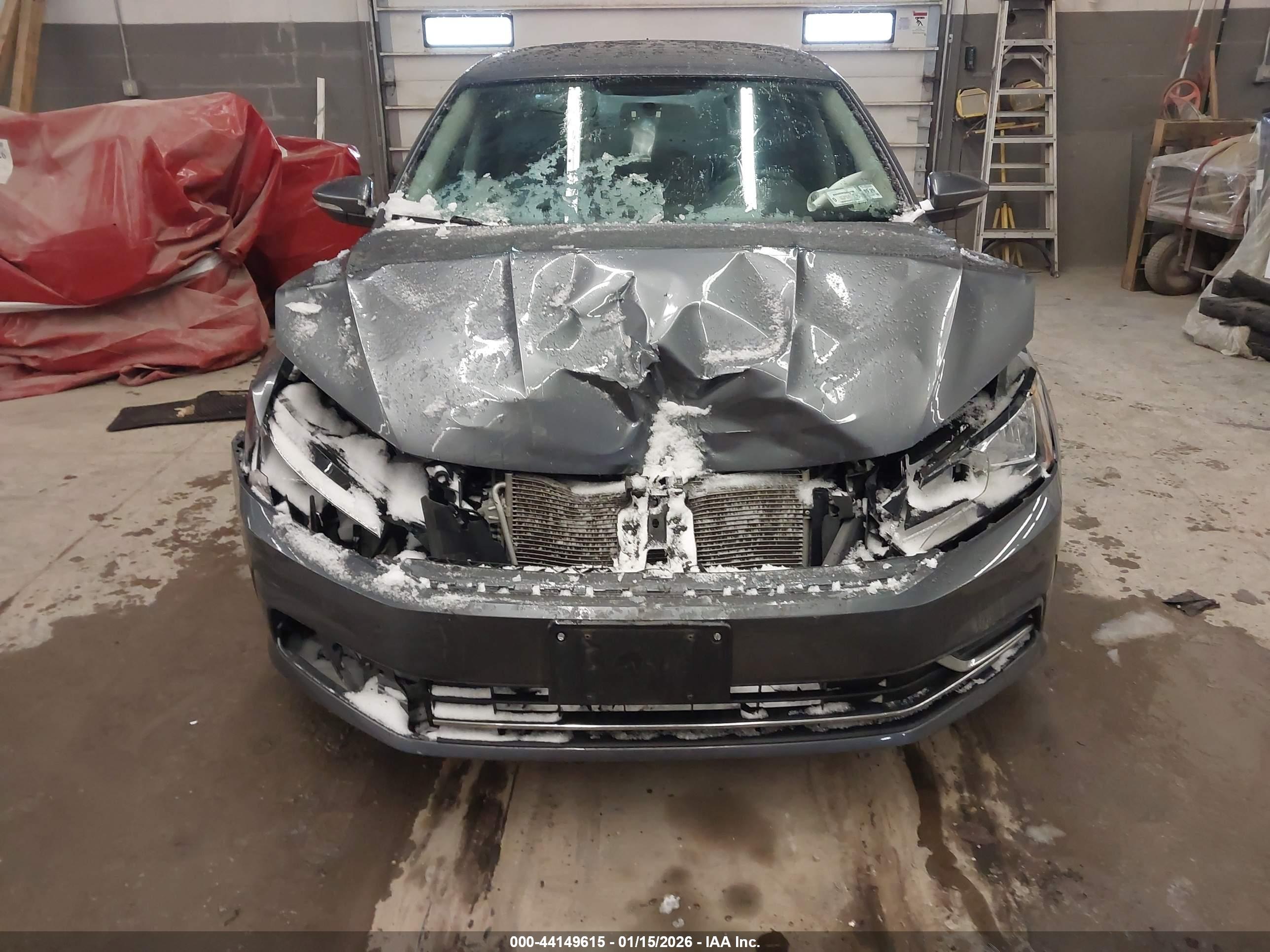 VOLKSWAGEN PASSAT image 6