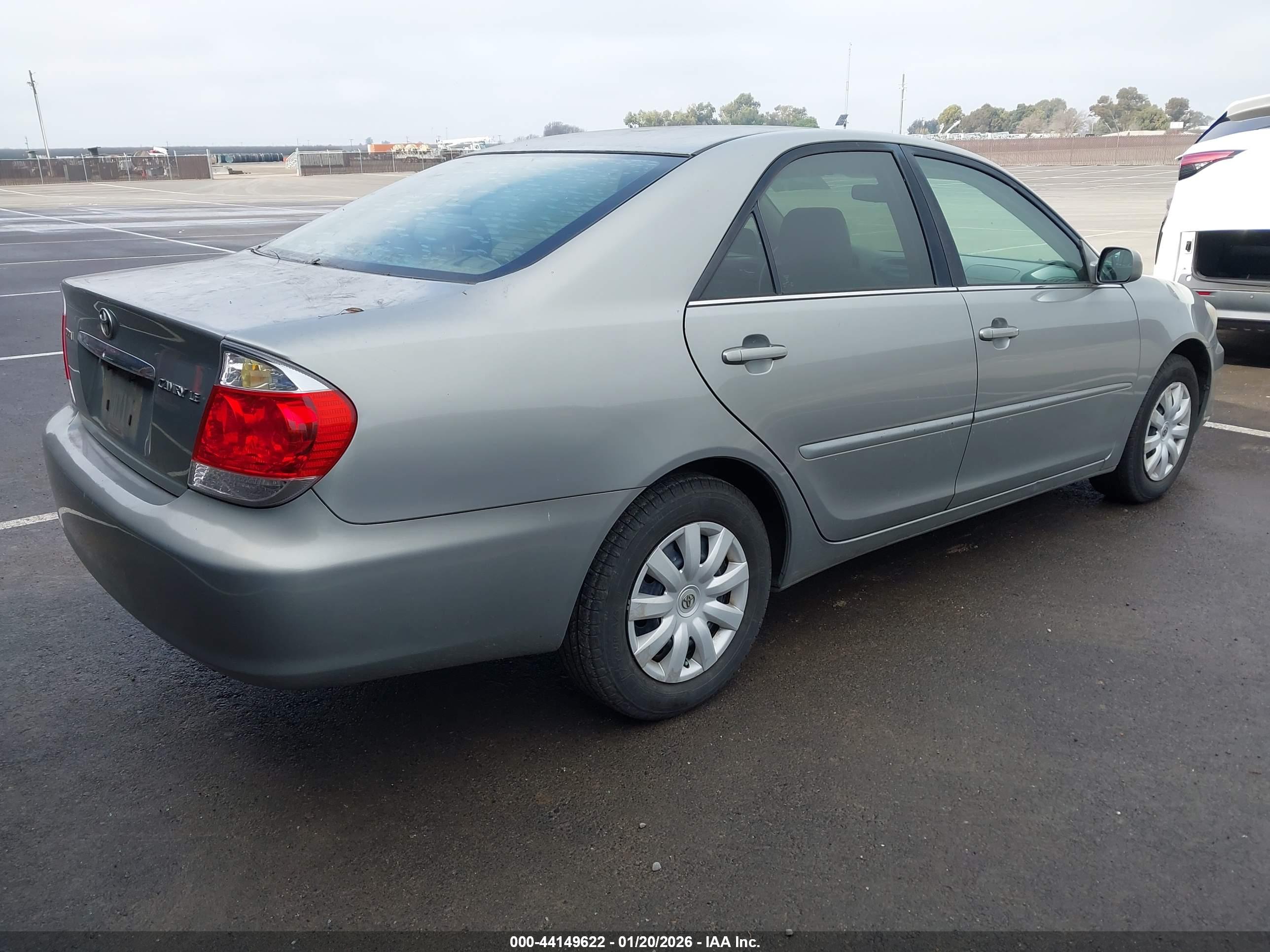 TOYOTA CAMRY image 4
