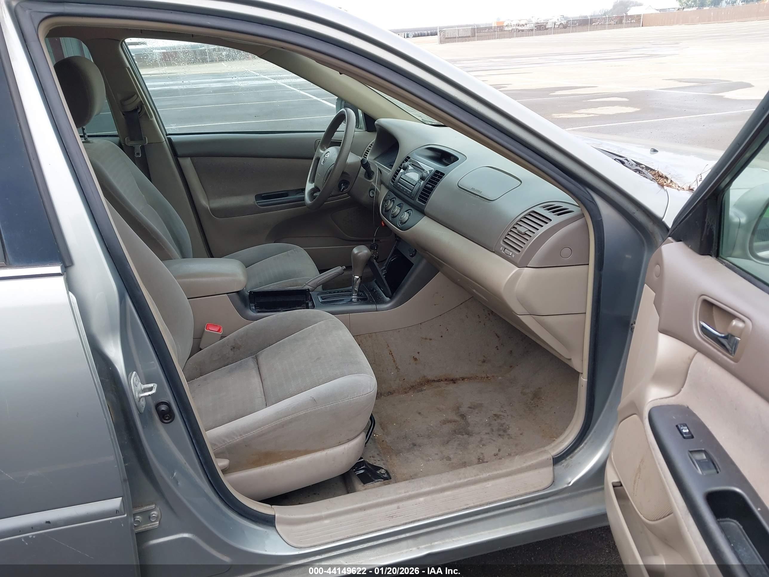 TOYOTA CAMRY image 5
