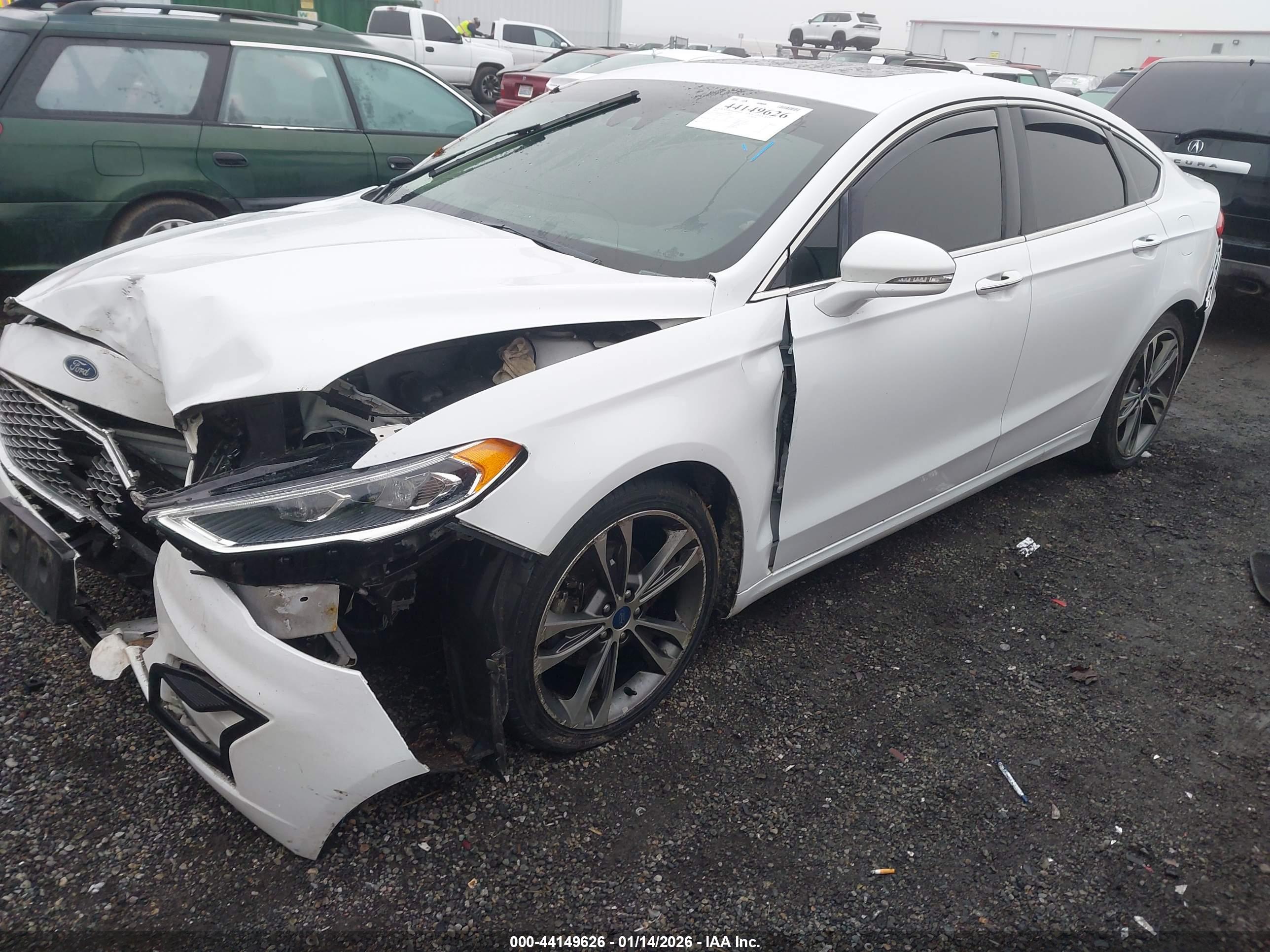 FORD FUSION image 2