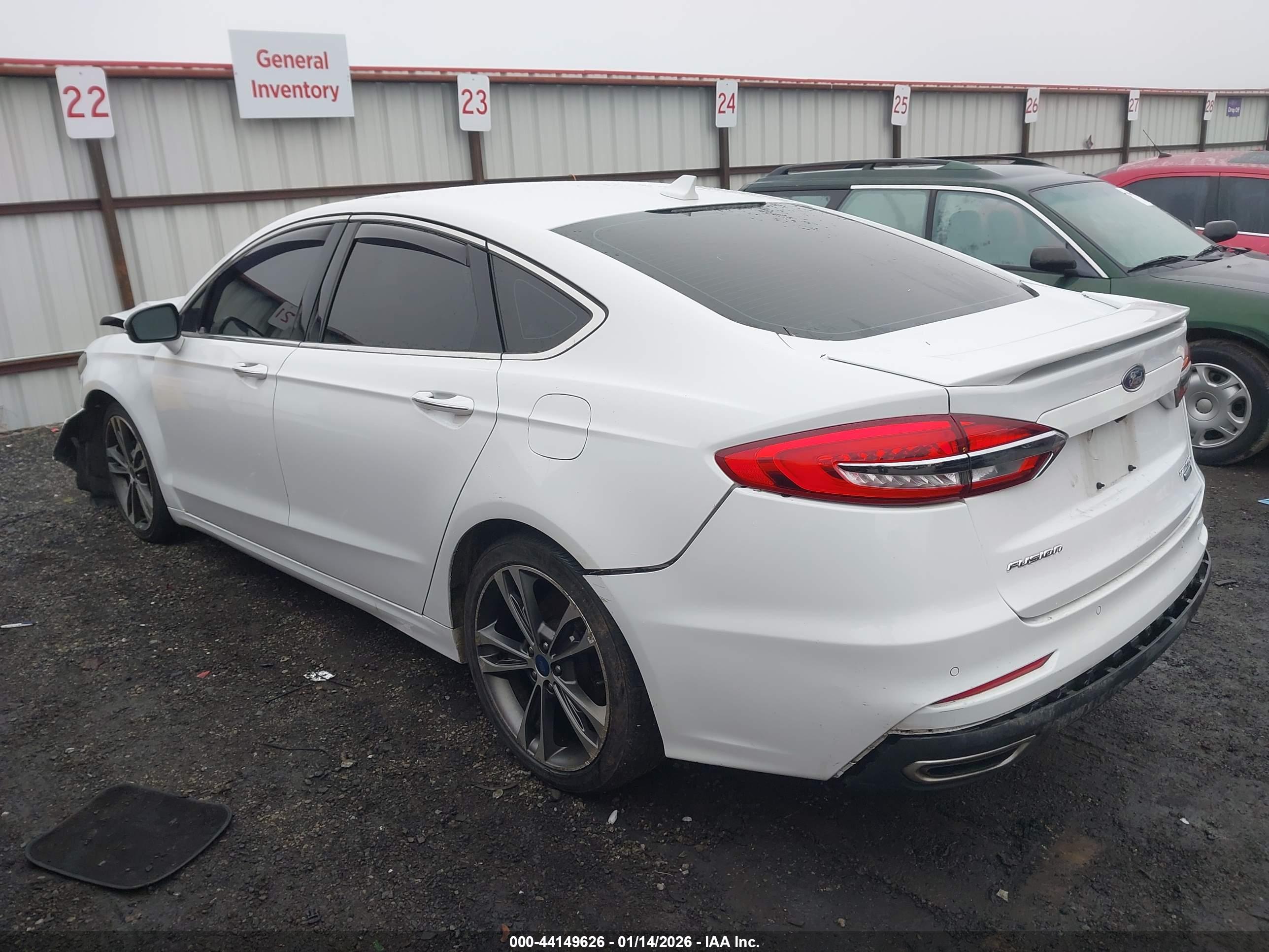 FORD FUSION image 3