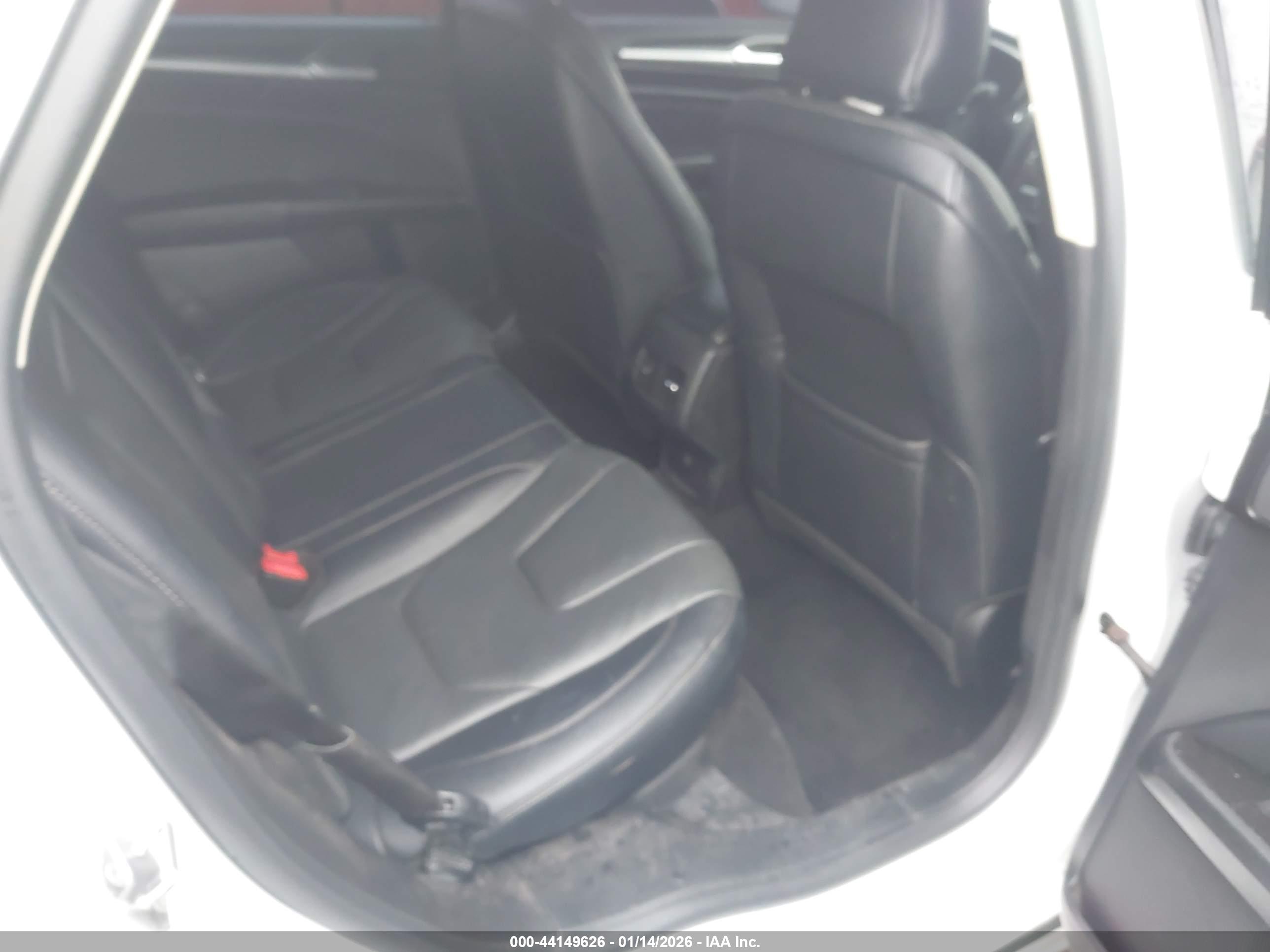 FORD FUSION image 8