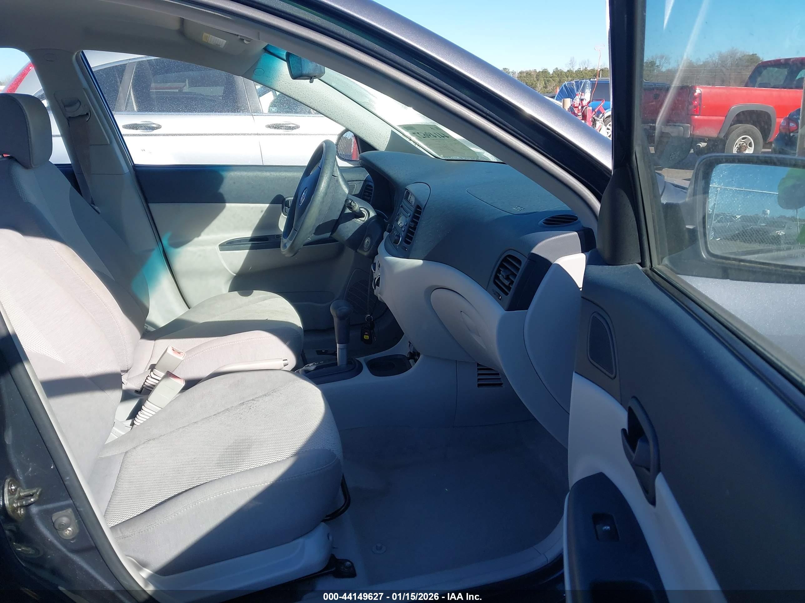 HYUNDAI ACCENT image 5