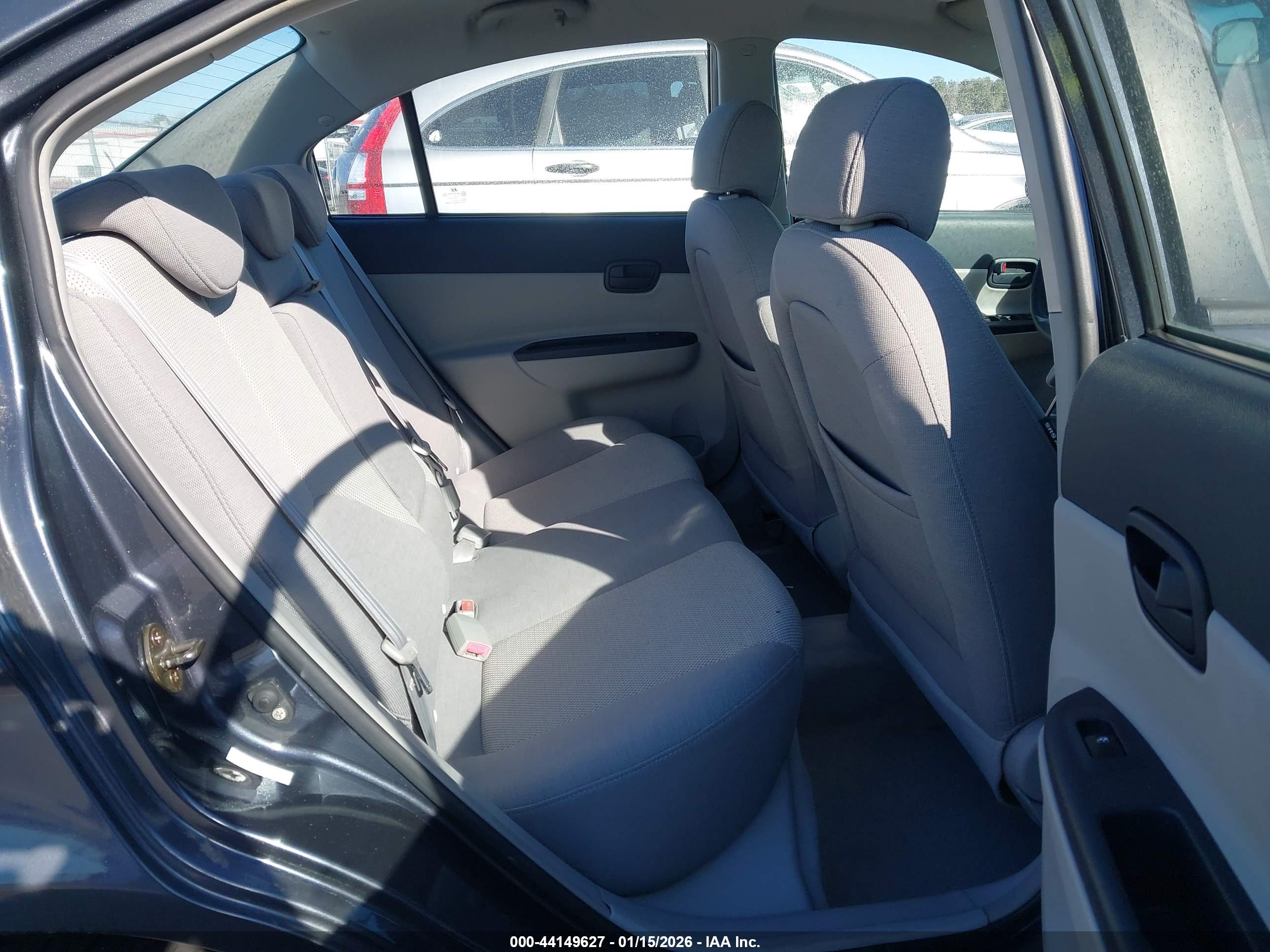 HYUNDAI ACCENT image 8