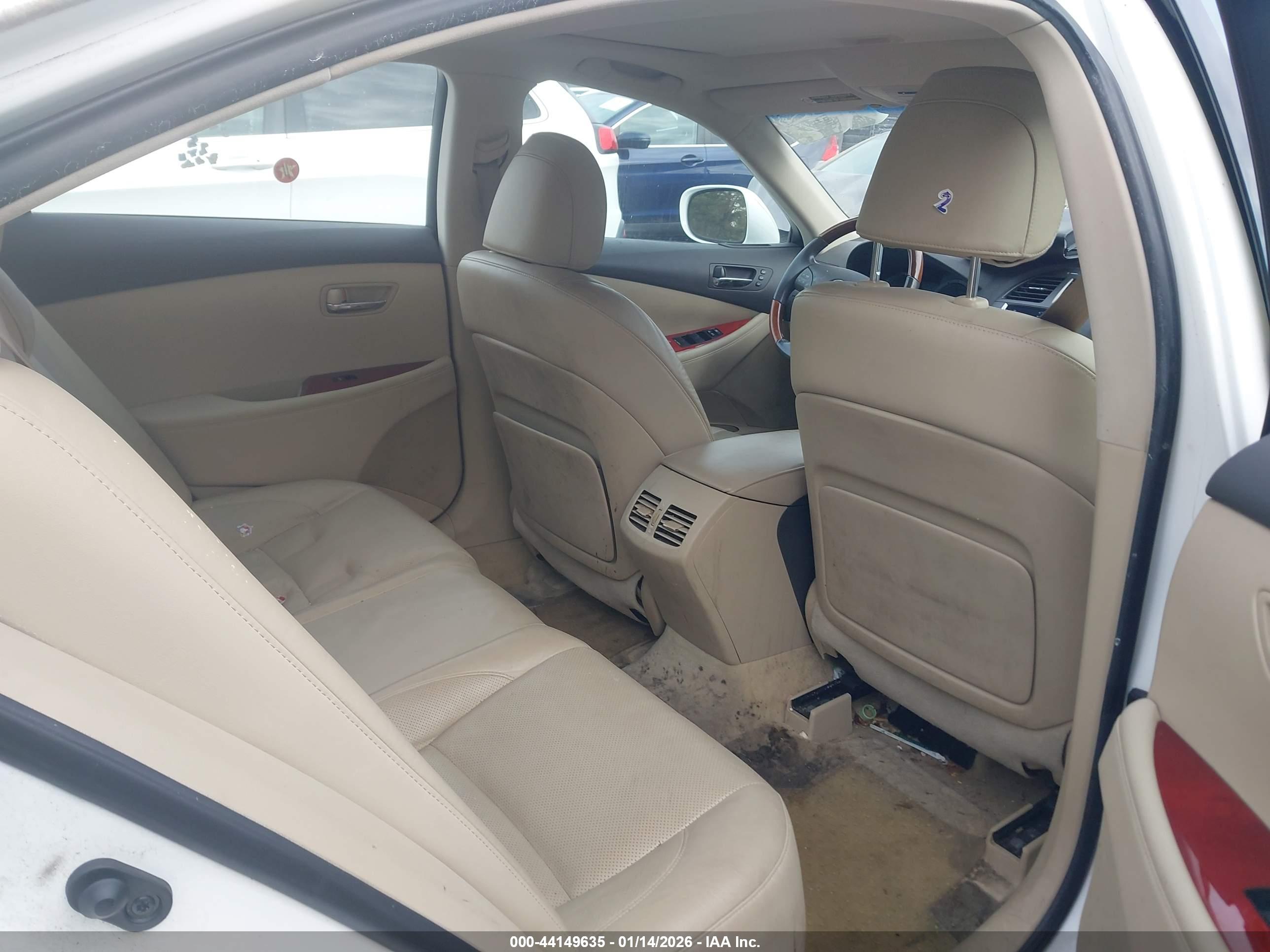 LEXUS ES image 8