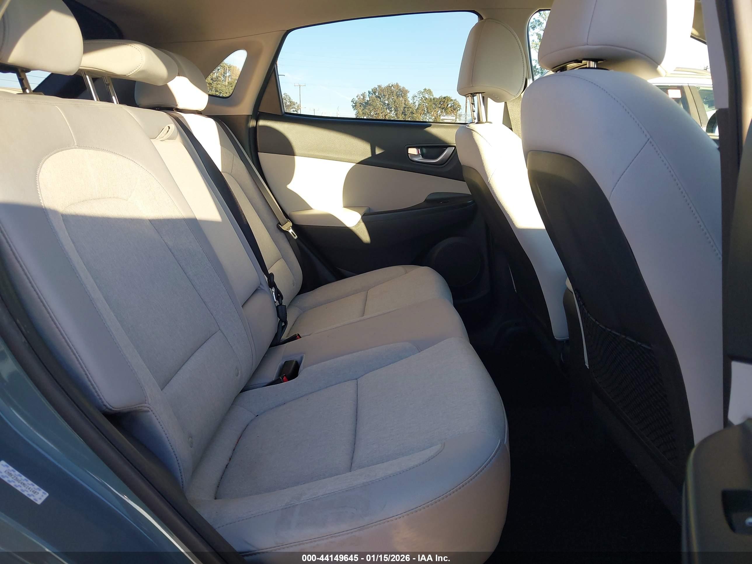 HYUNDAI KONA image 8