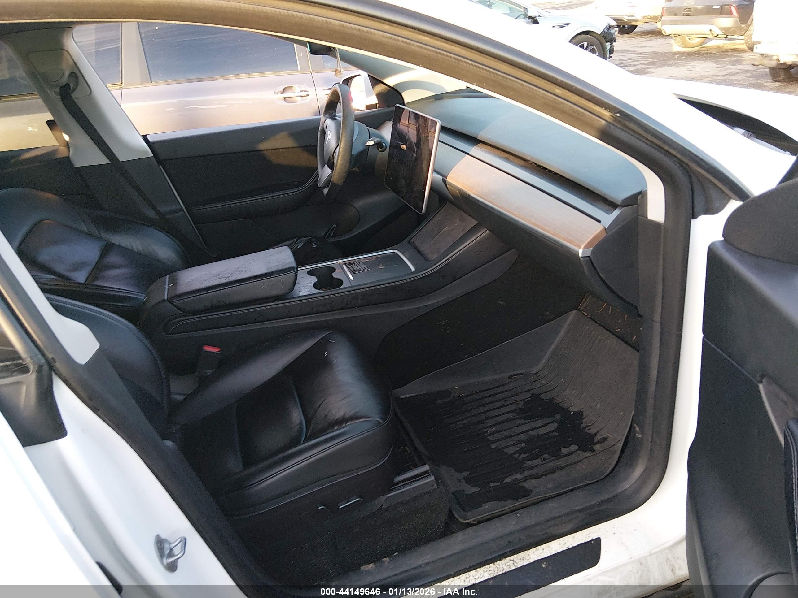 TESLA MODEL image 5
