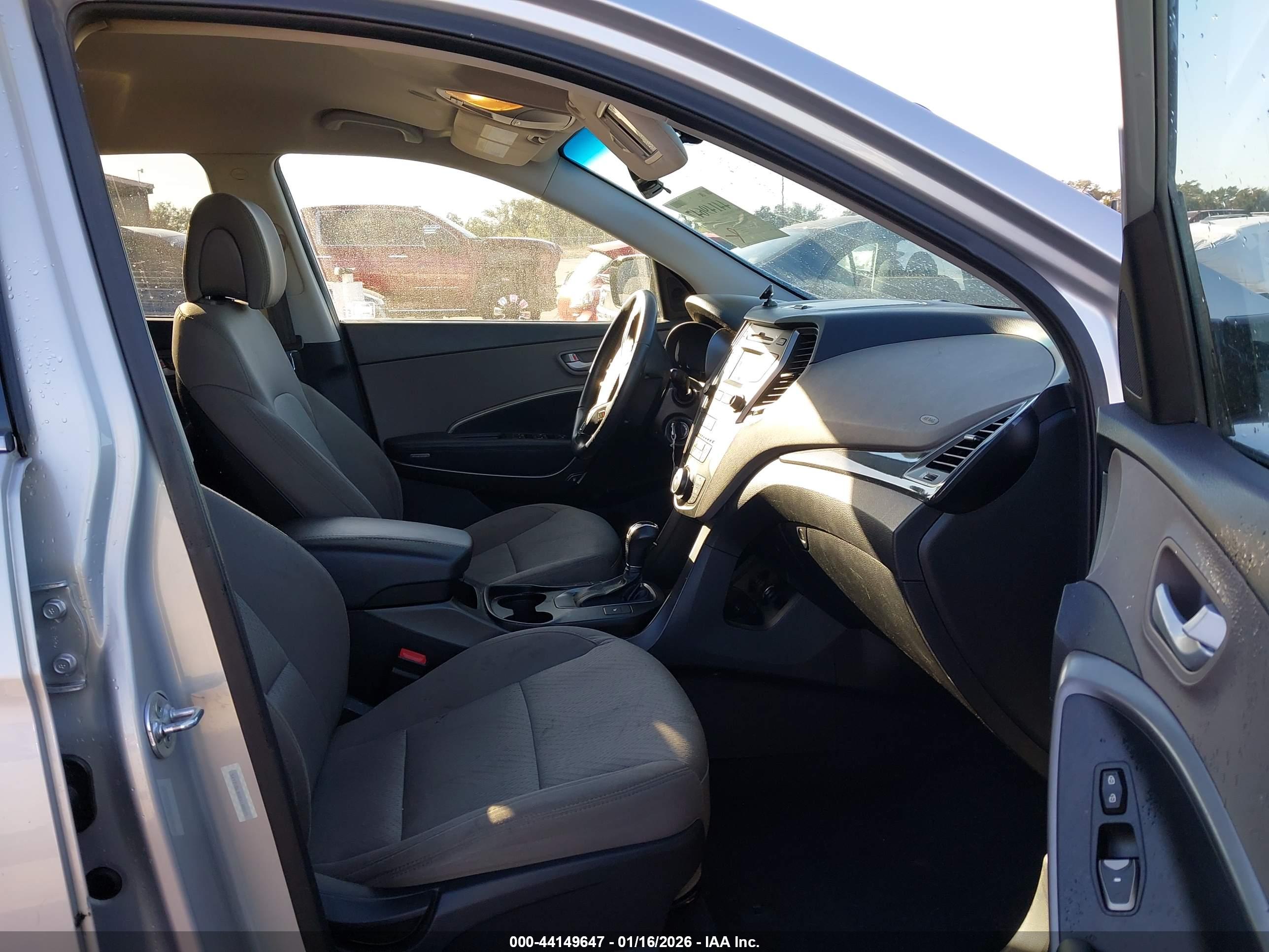 HYUNDAI SANTA image 5