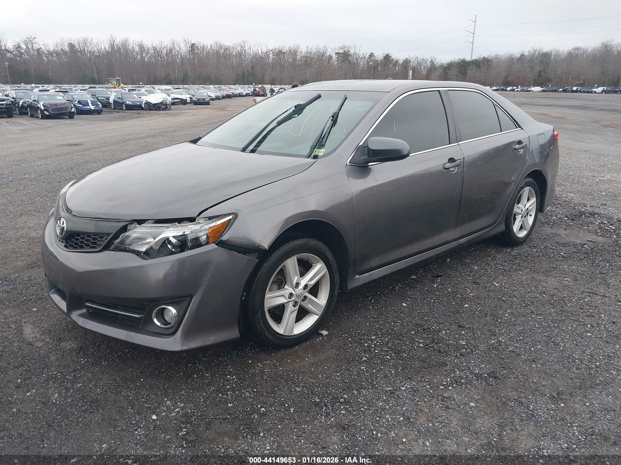 TOYOTA CAMRY image 2