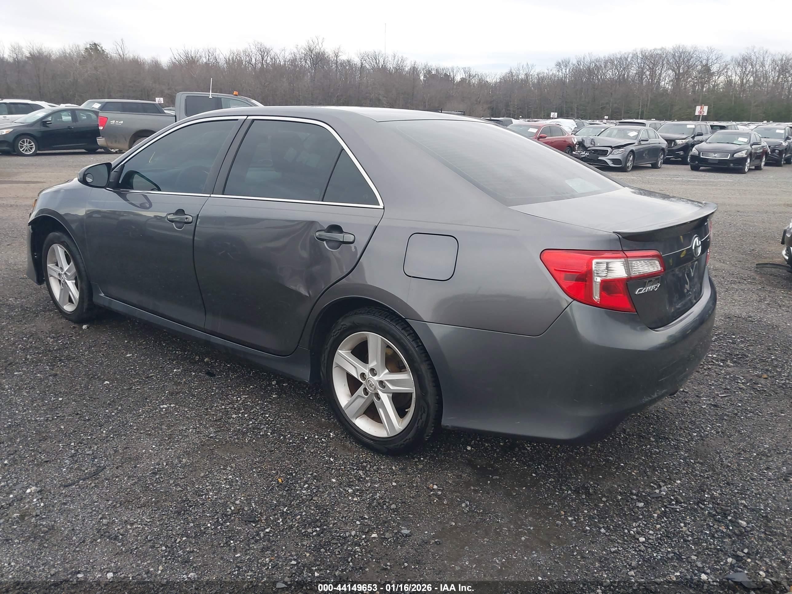 TOYOTA CAMRY image 3