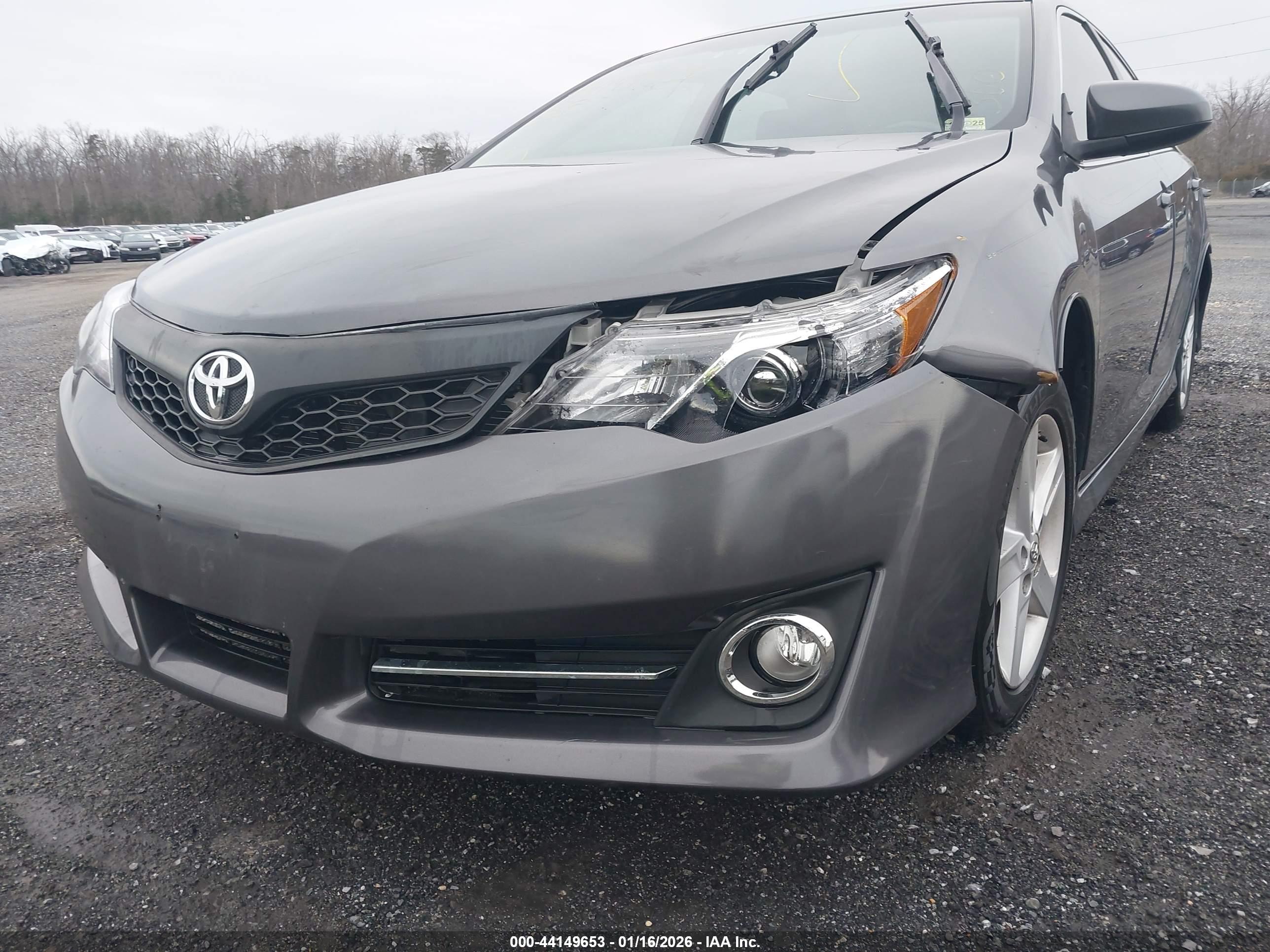 TOYOTA CAMRY image 6