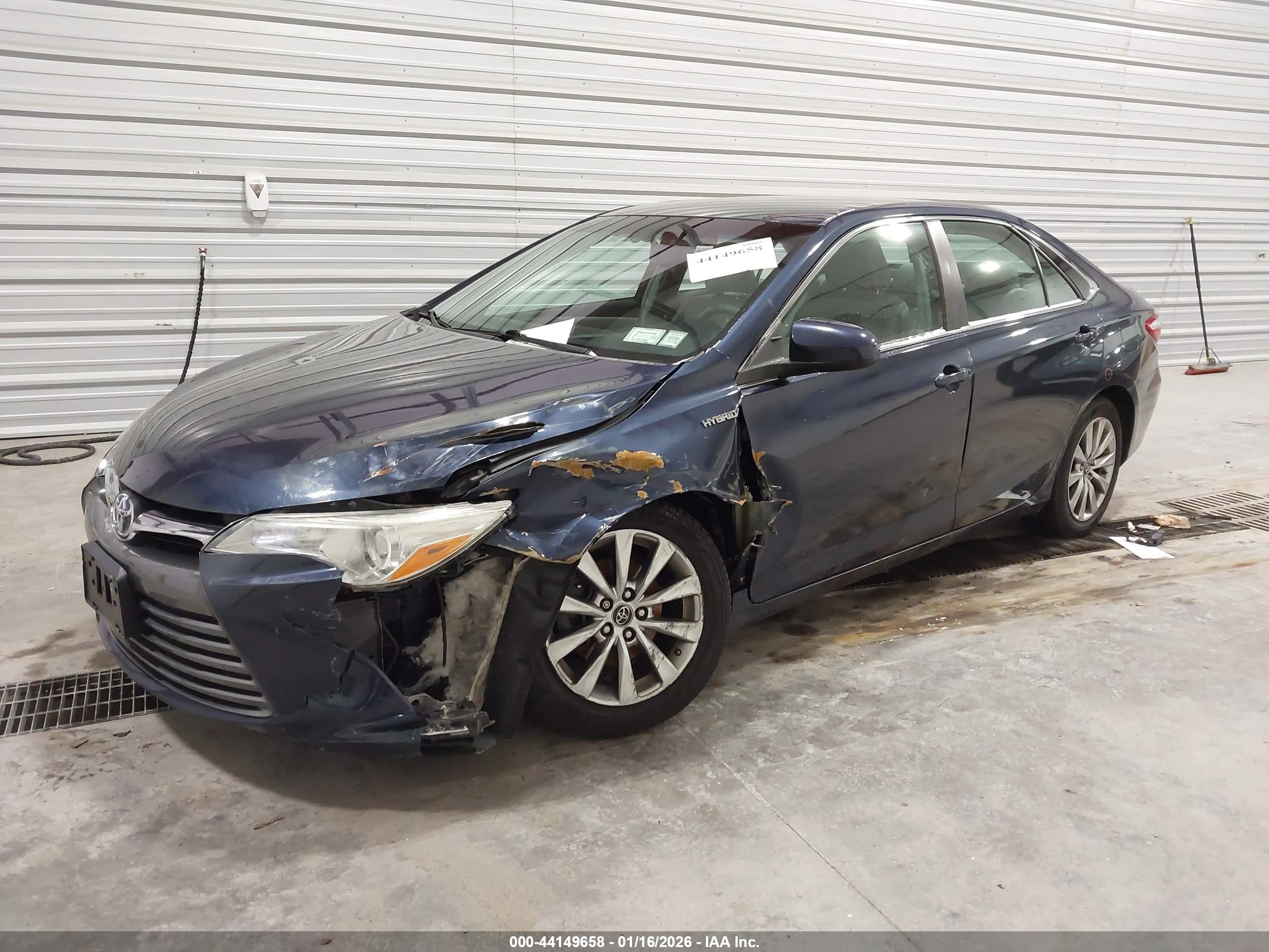TOYOTA CAMRY image 2