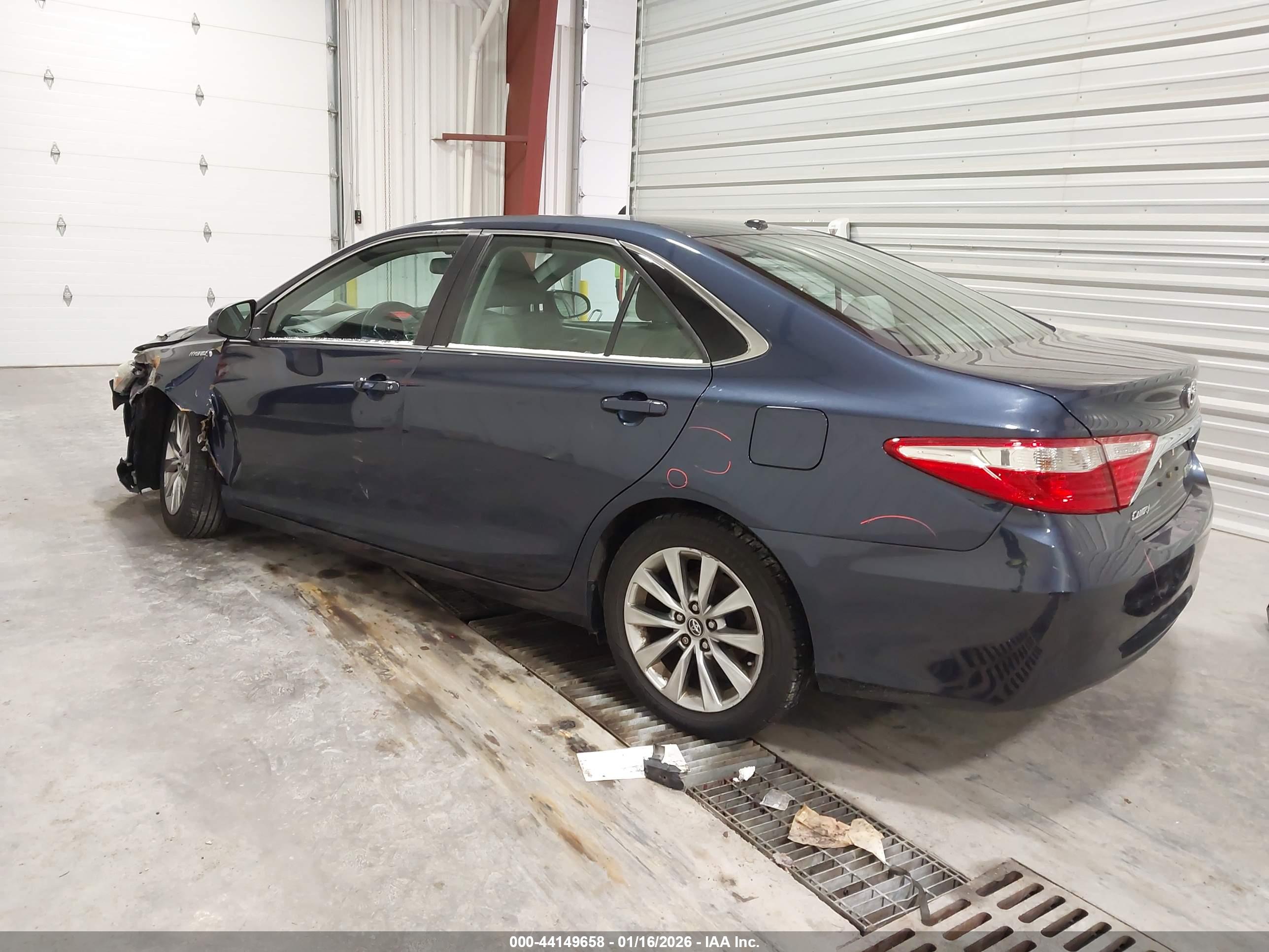 TOYOTA CAMRY image 3