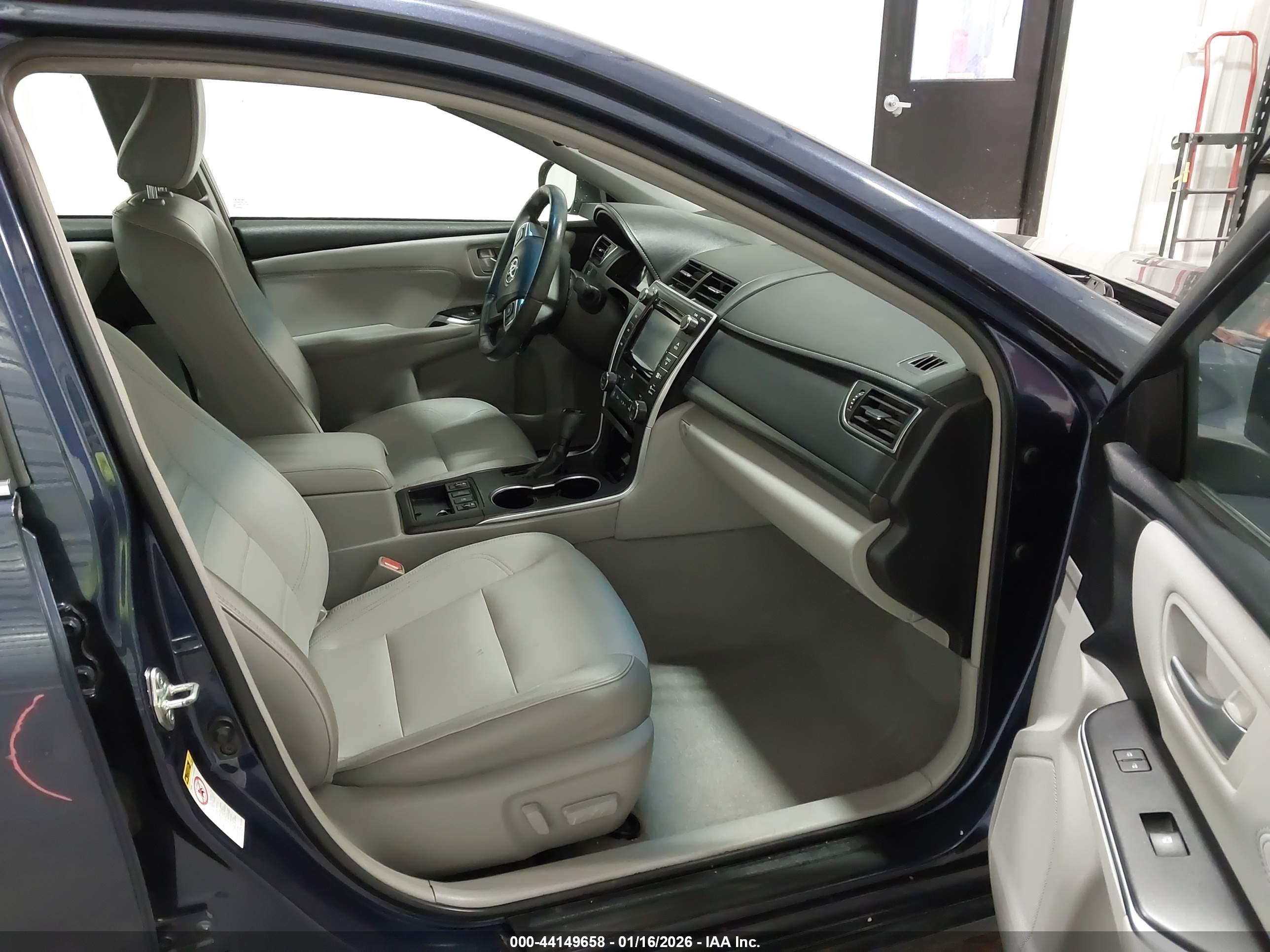 TOYOTA CAMRY image 5