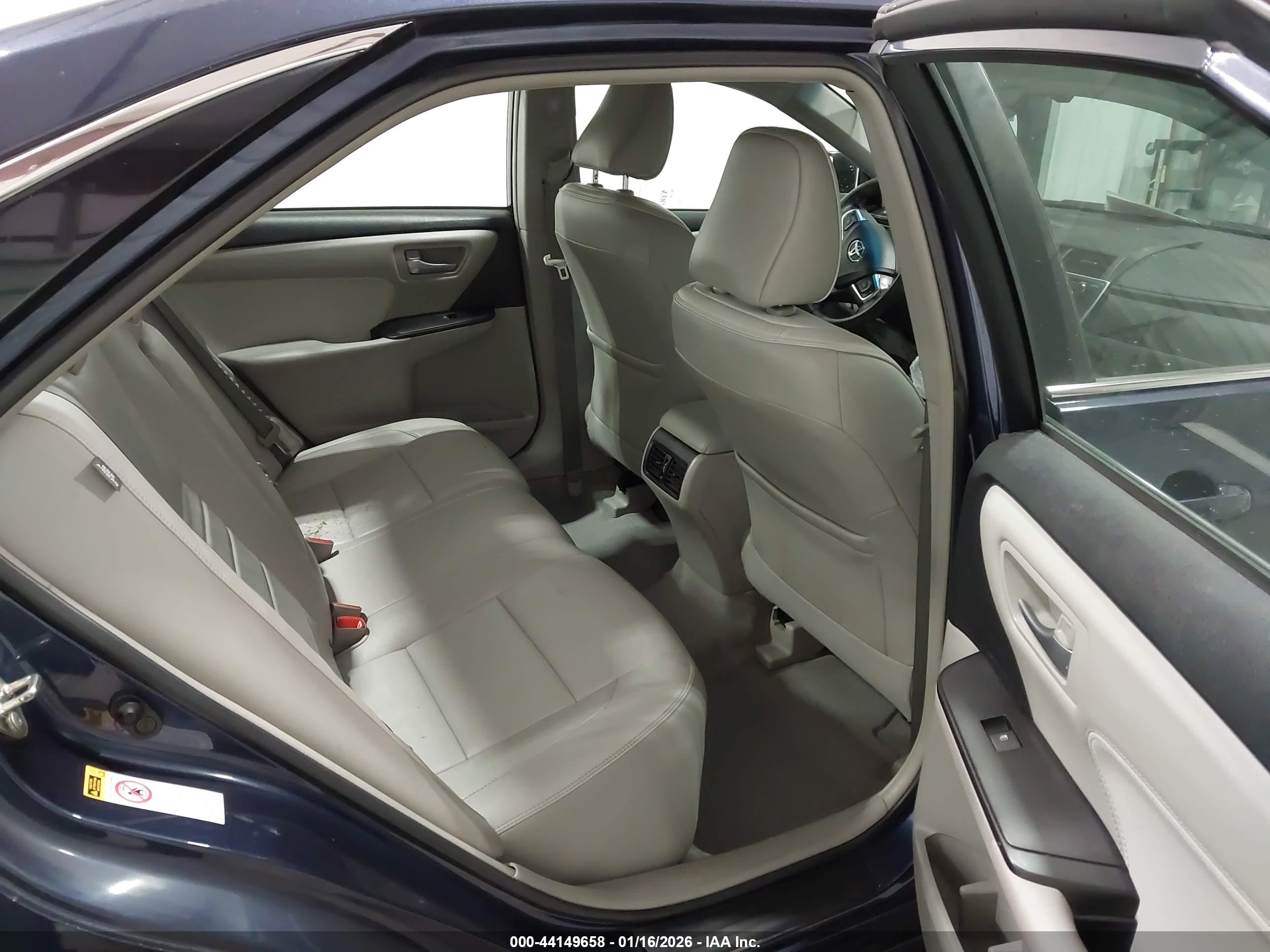TOYOTA CAMRY image 8