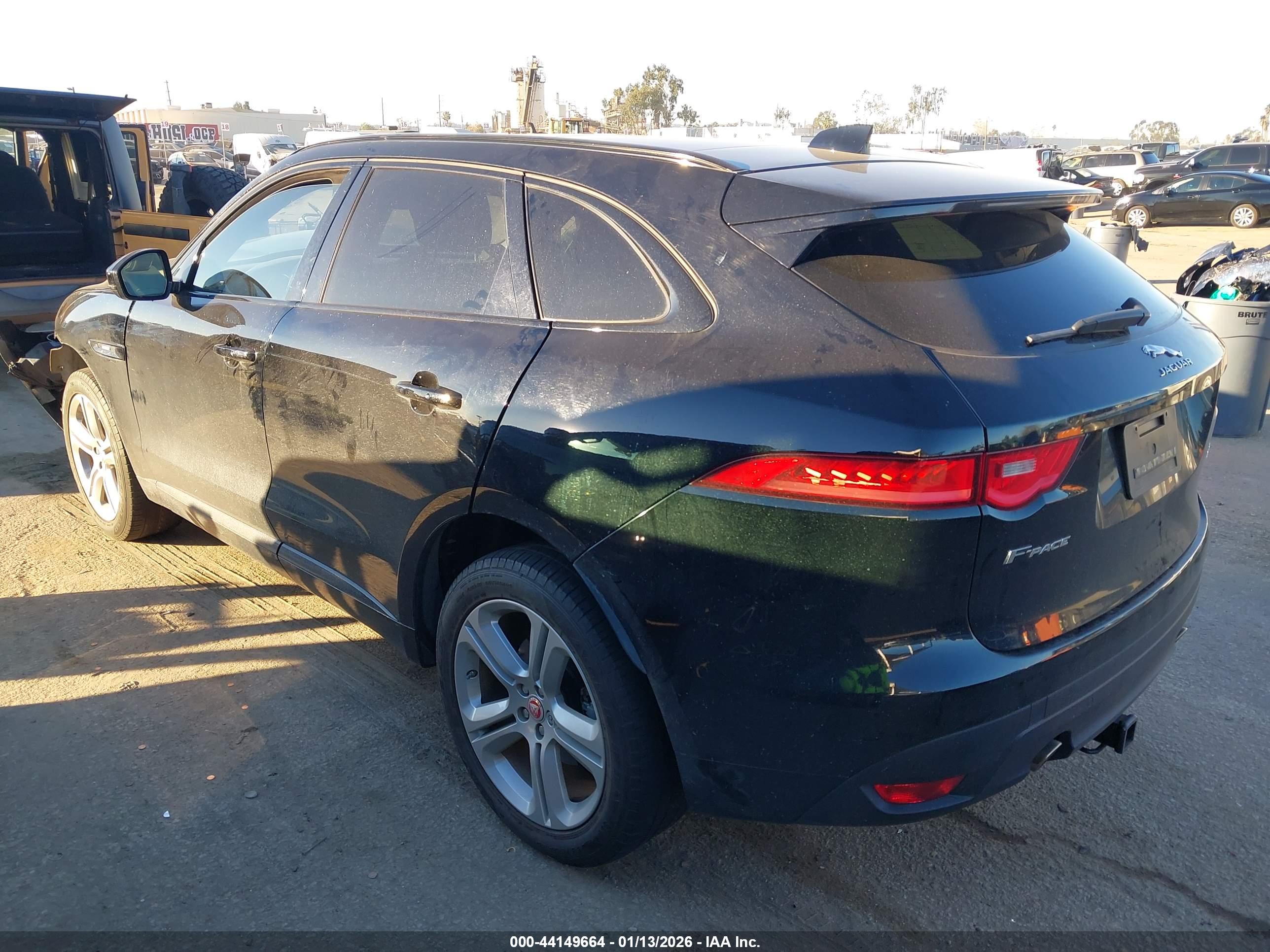 JAGUAR F-PACE image 3