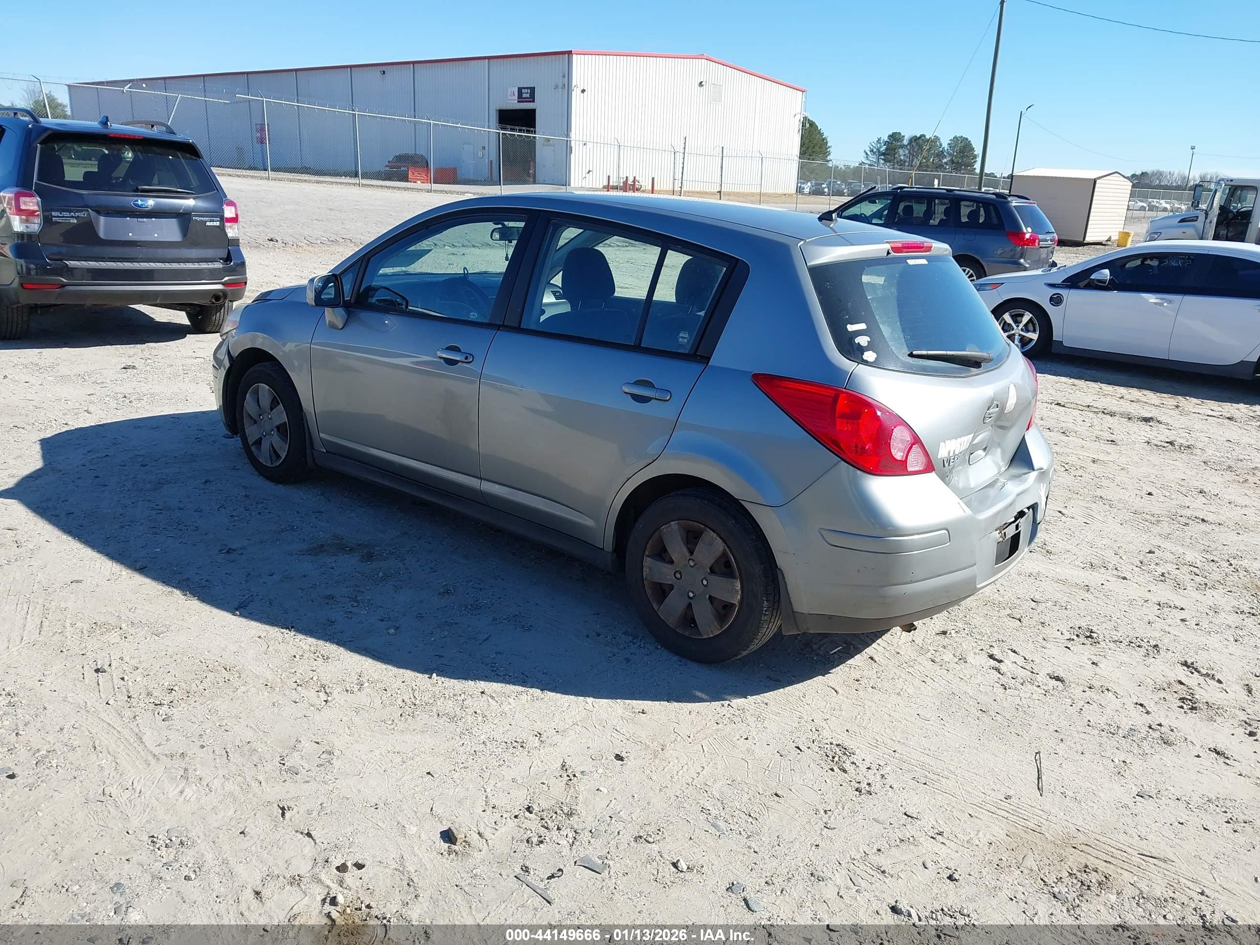 NISSAN VERSA image 3
