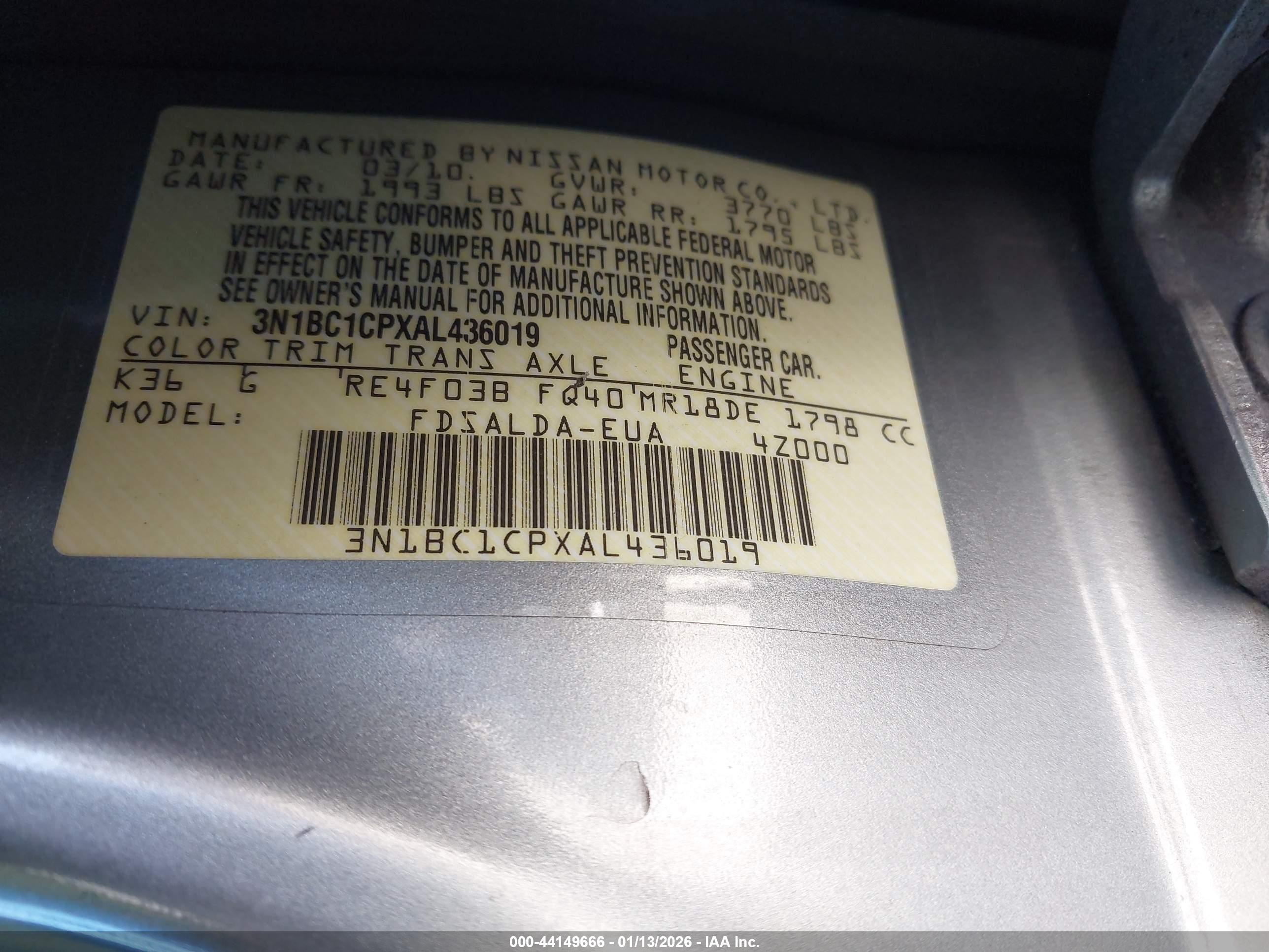 NISSAN VERSA image 9