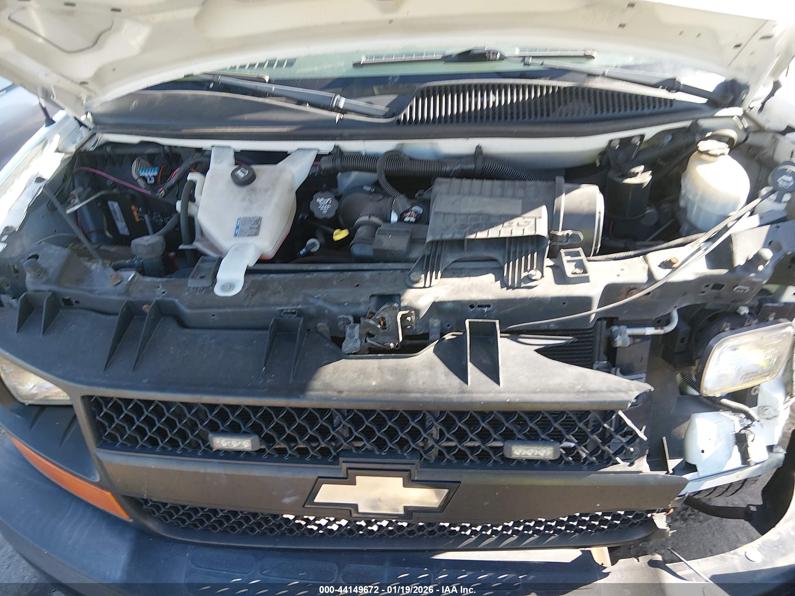 CHEVROLET EXPRESS image 10