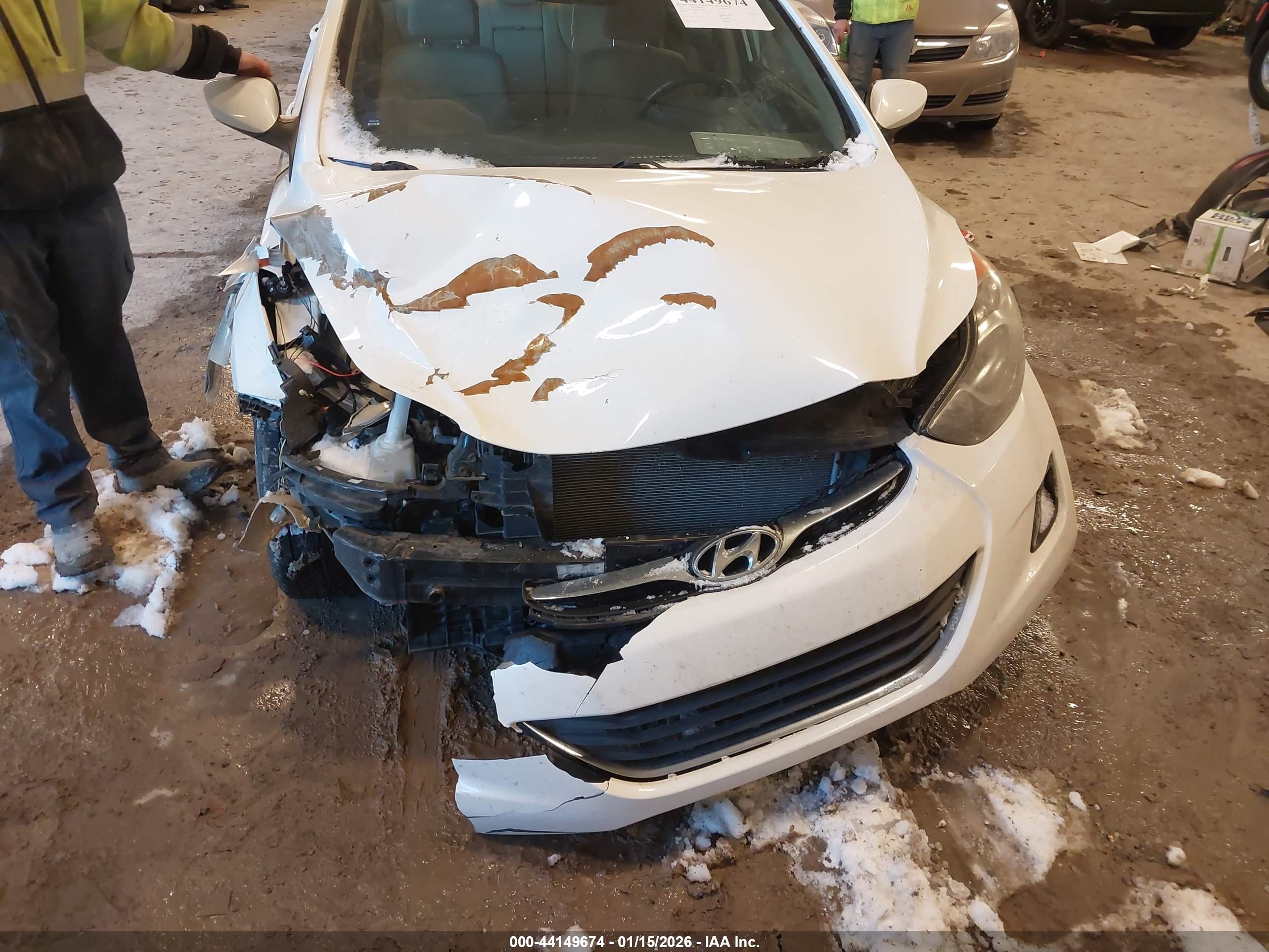 HYUNDAI ELANTRA image 6