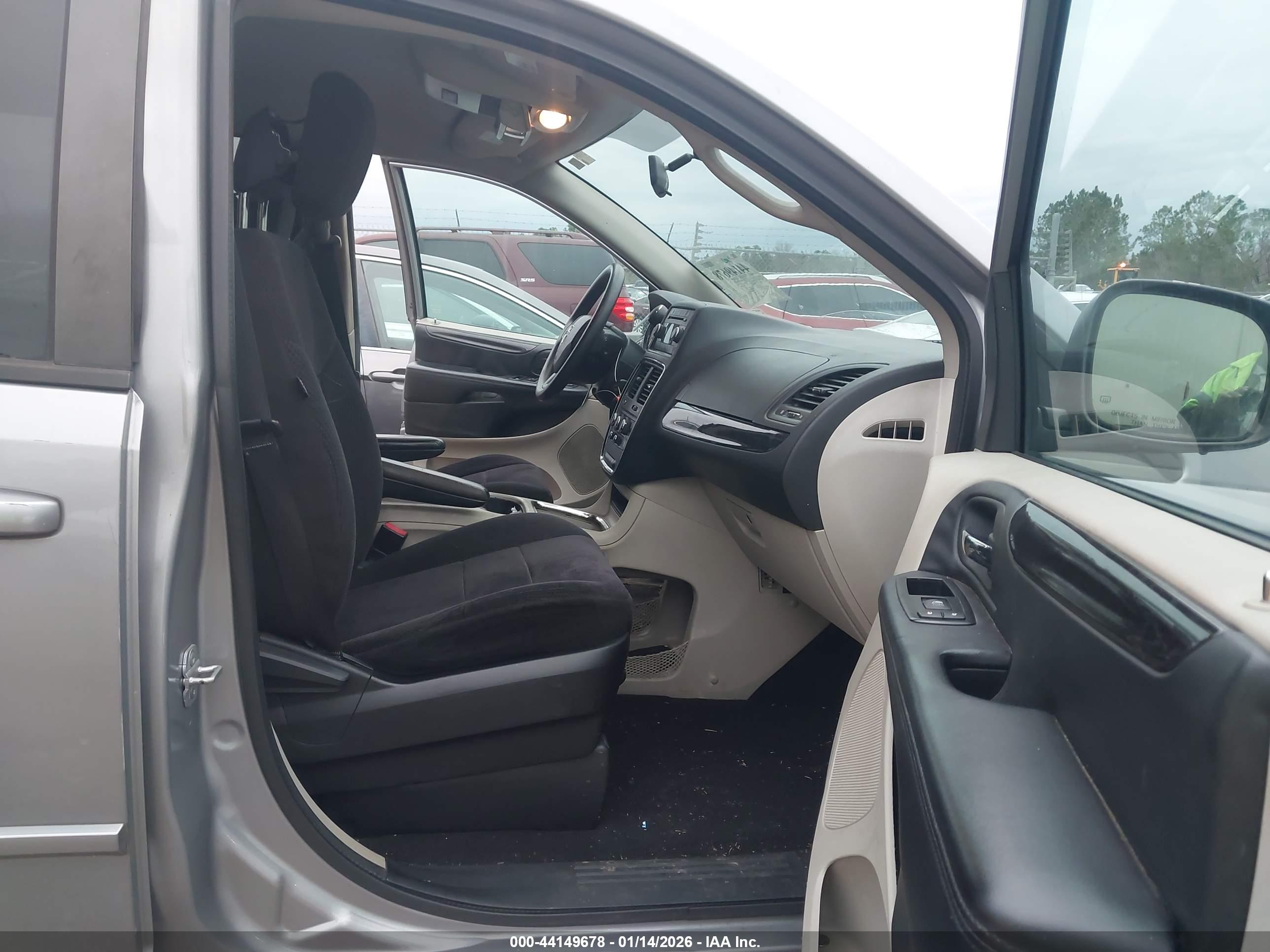 DODGE GRAND image 5
